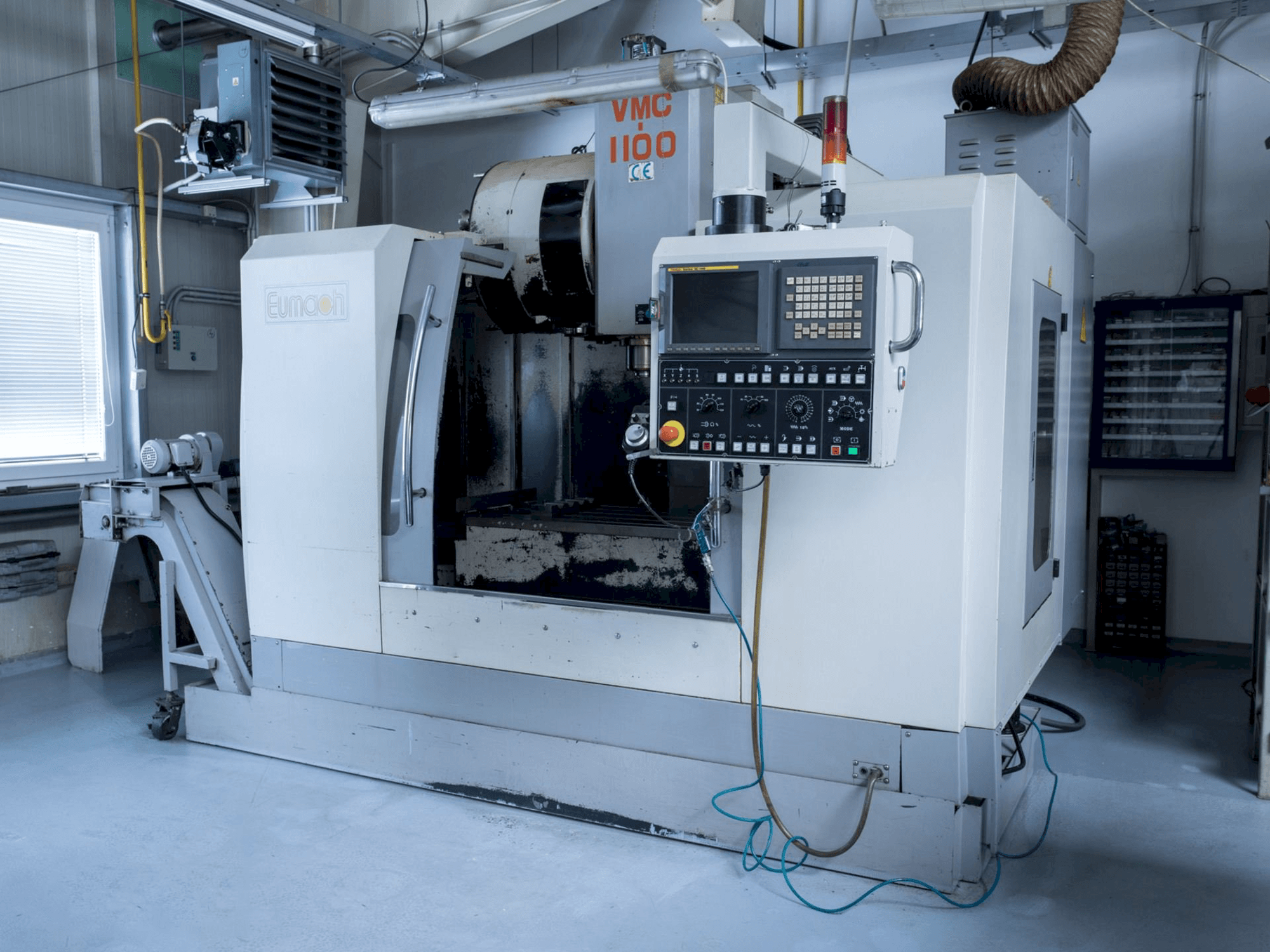 Koneen Eumach VMC 1100 etunäkymä