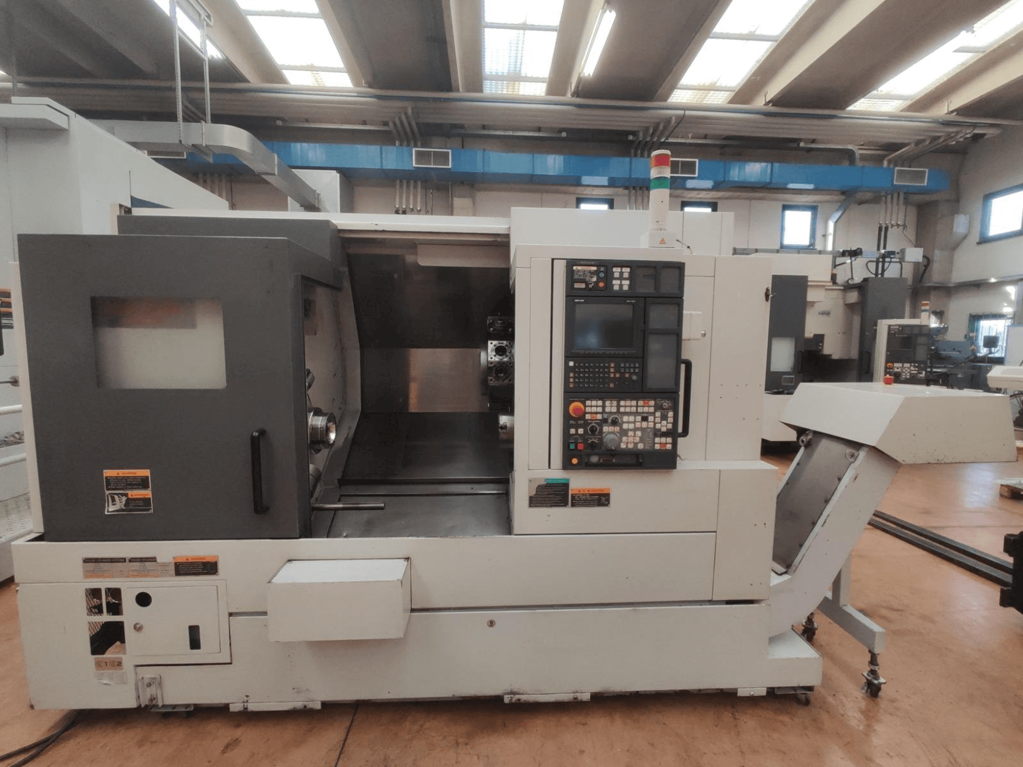 Koneen MORI SEIKI NL2500/700 SMC etunäkymä