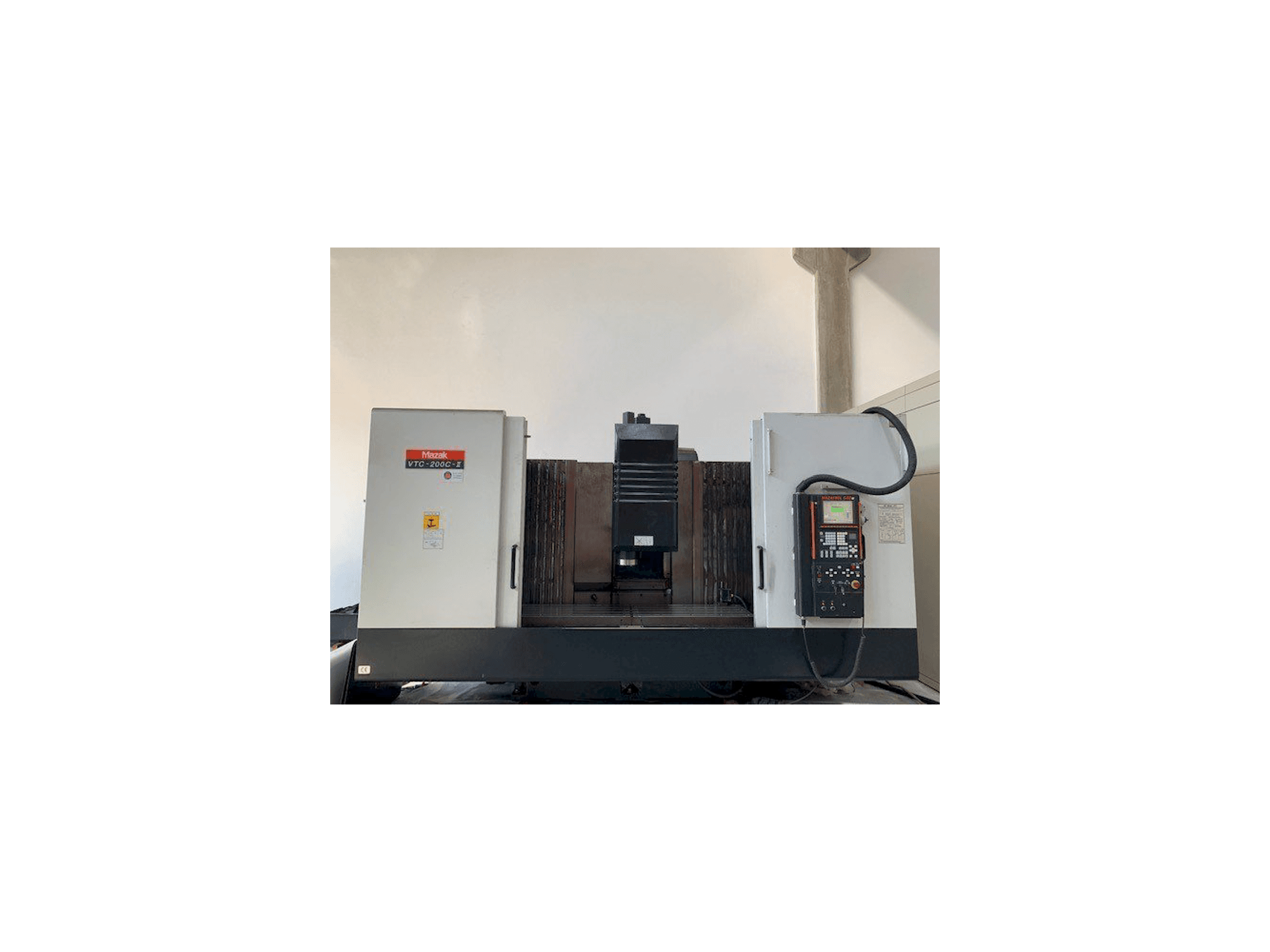 Koneen Mazak VT 200C II etunäkymä