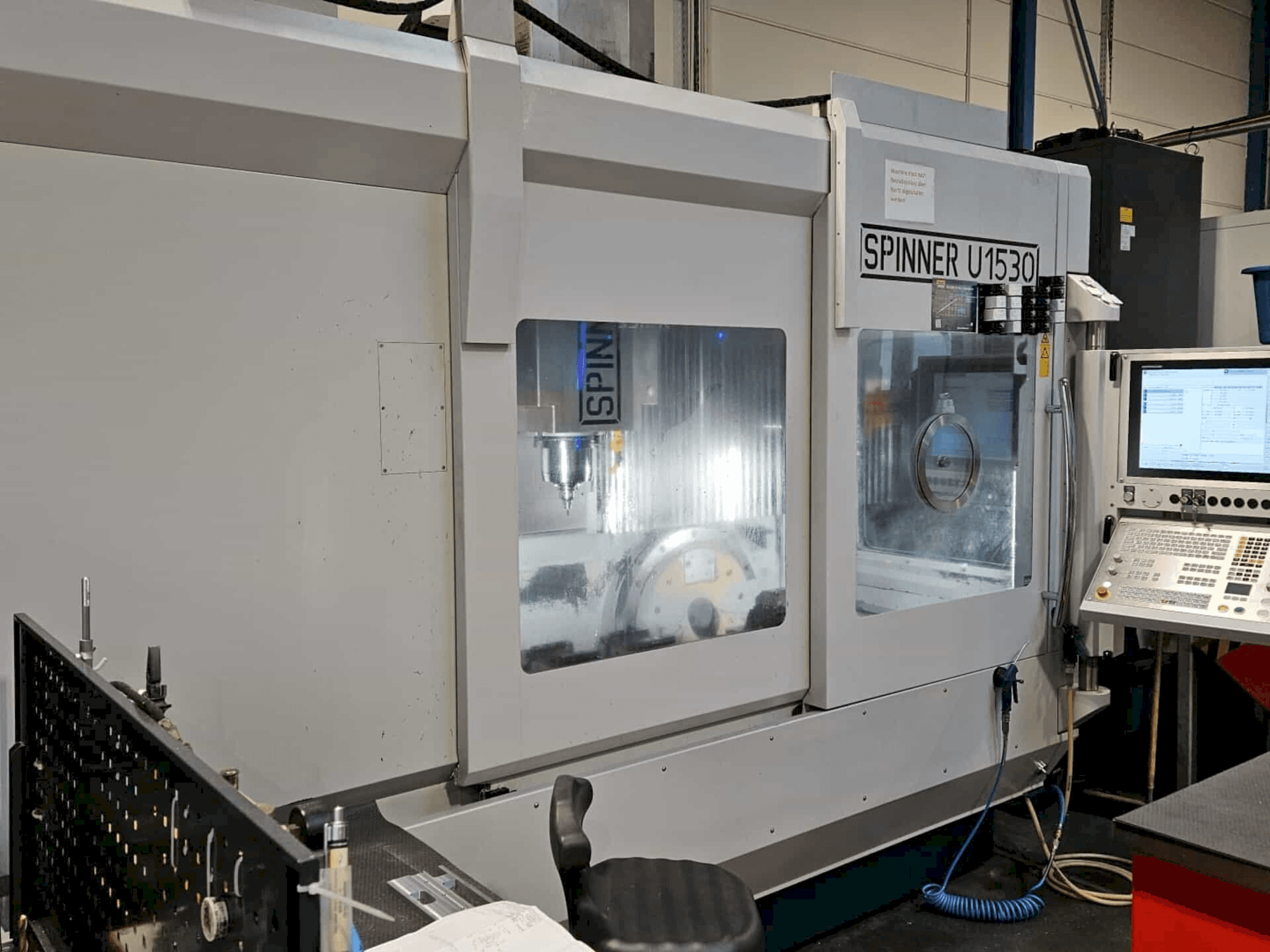 Koneen SPINNER U 1530 etunäkymä