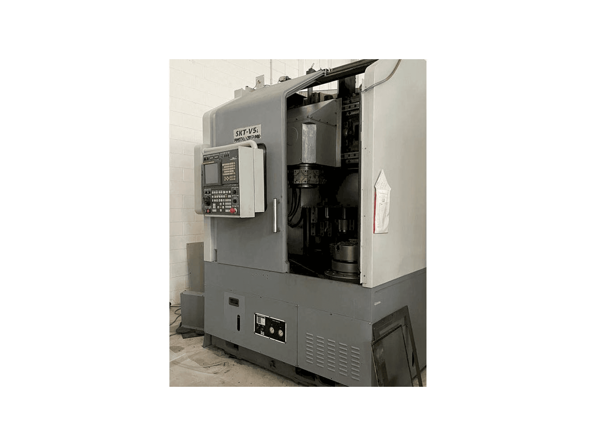 Koneen Hyundai SKT V5L oikea näkymä