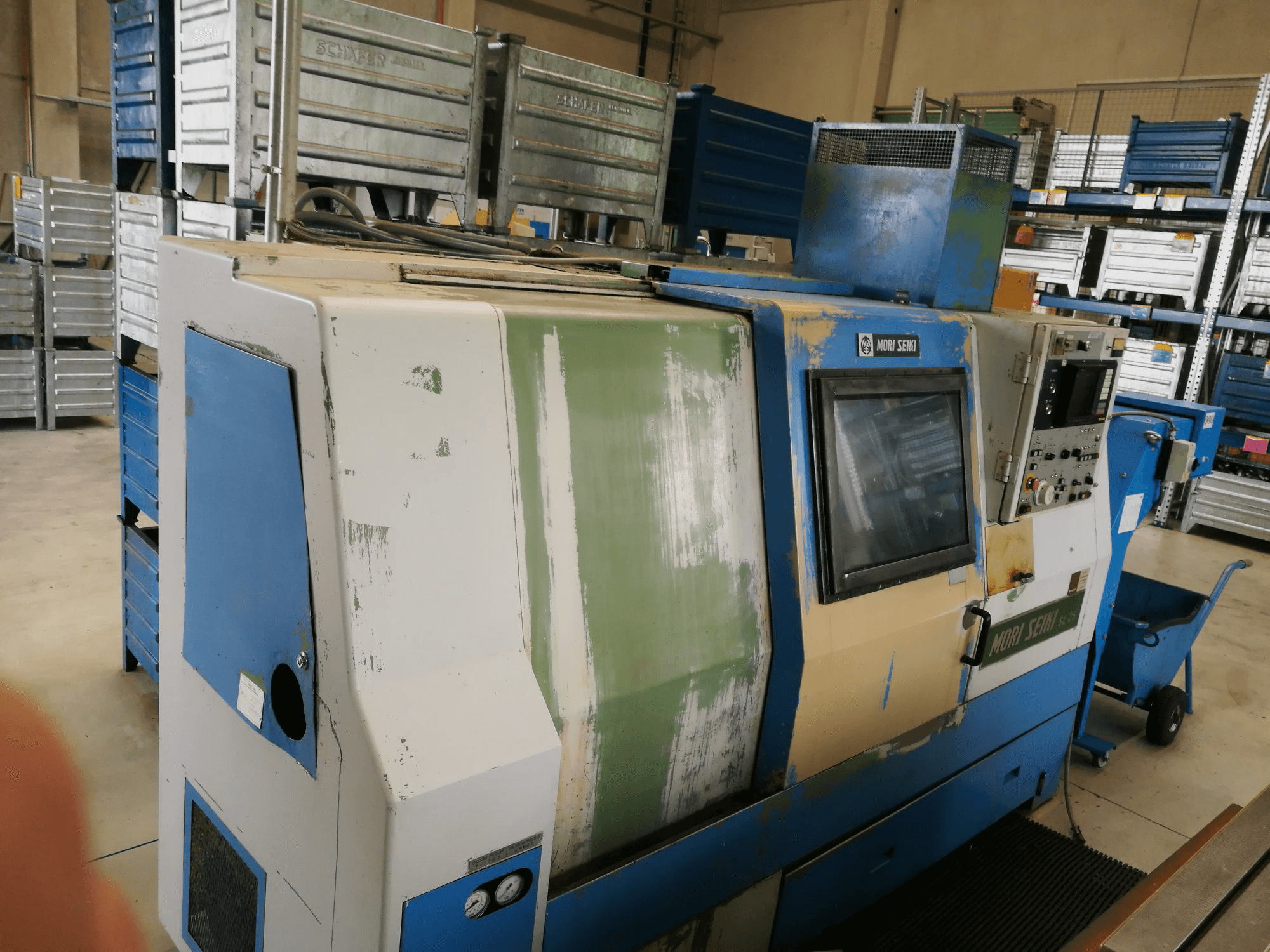 Koneen MORI SEIKI vasen näkymä SL-25A/500