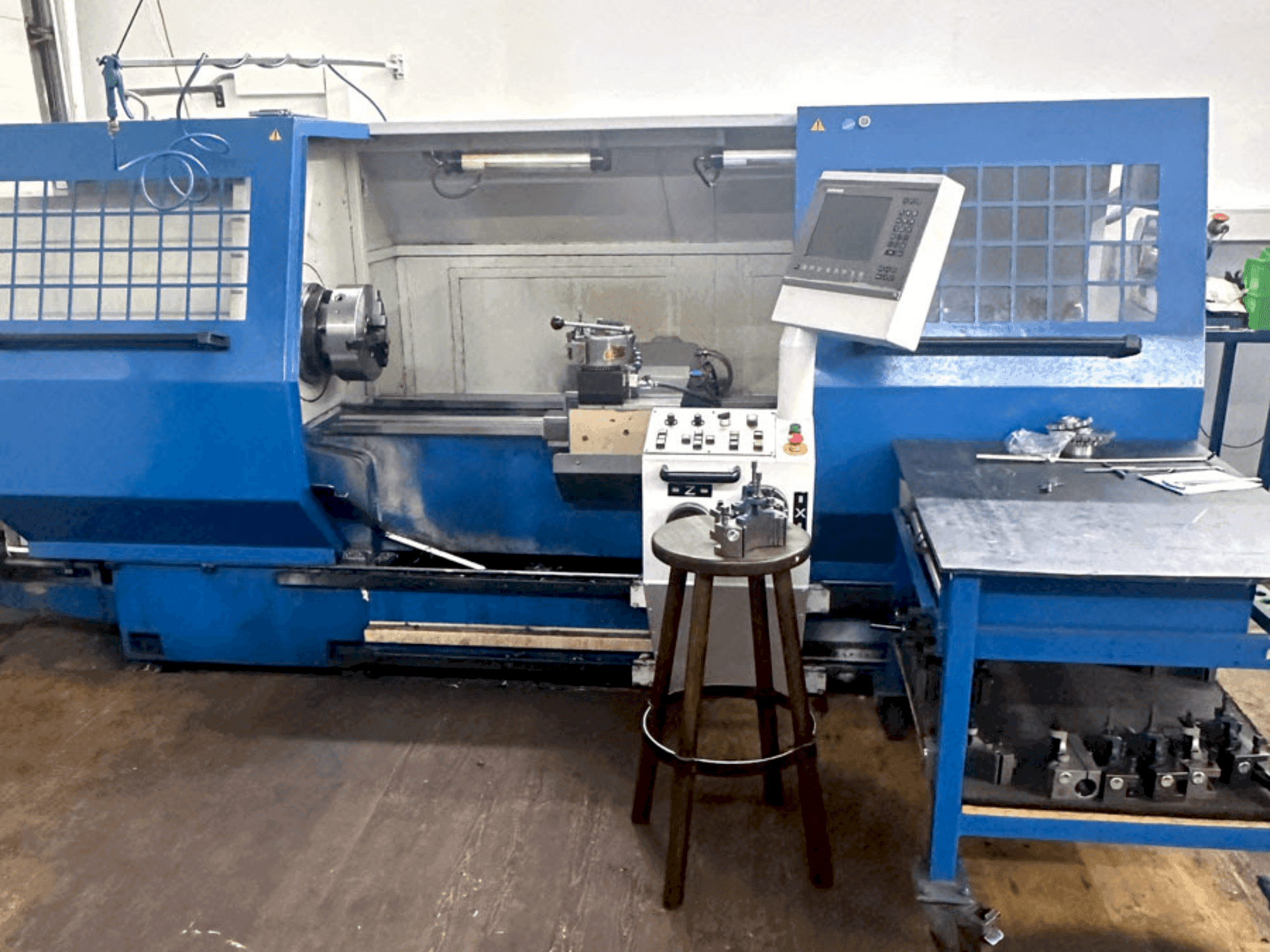 Koneen VOJUS Sotos 500/1500/CS etunäkymä