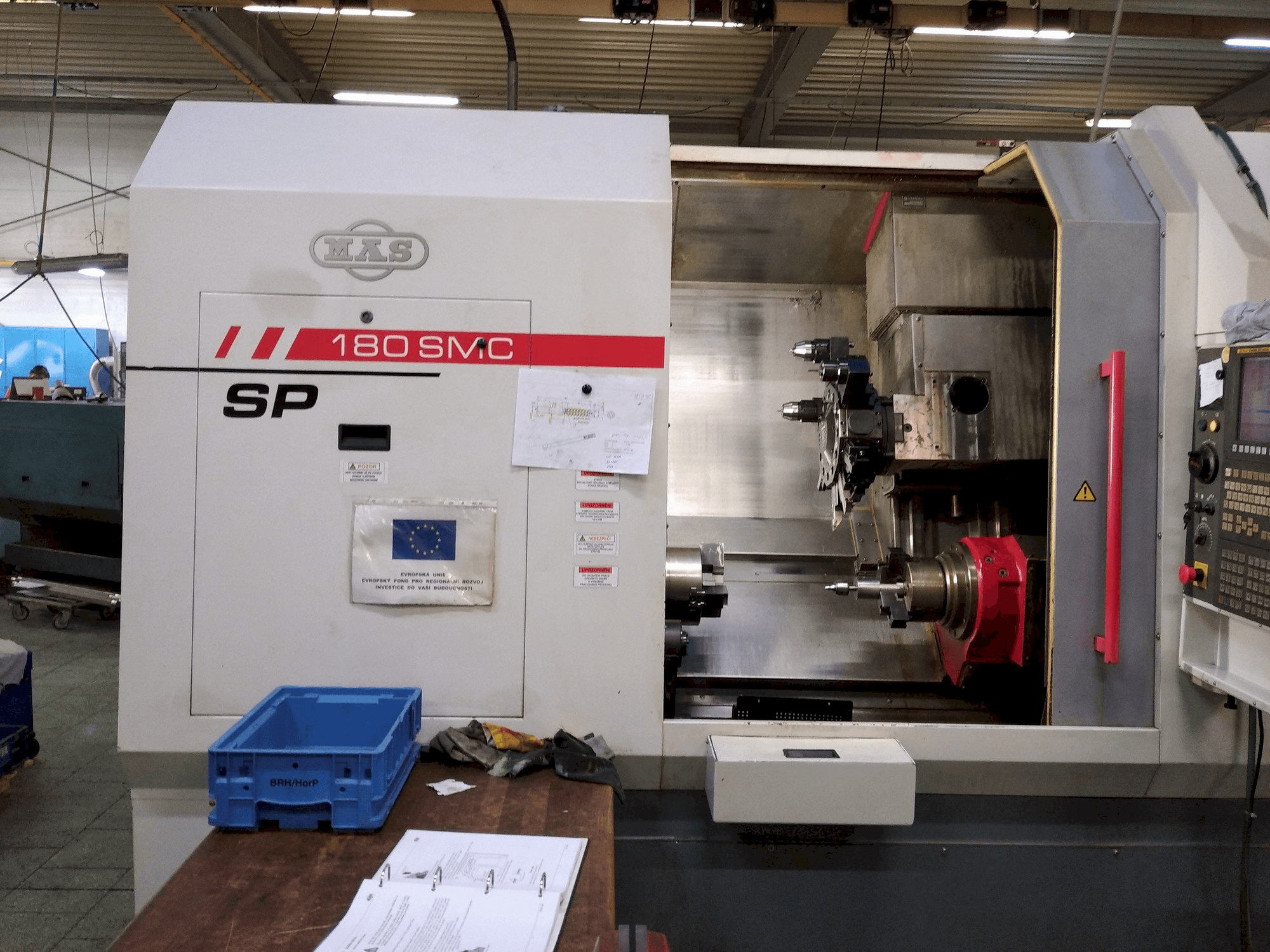 Koneen KOVOSVIT MAS SP 180 SMC etunäkymä