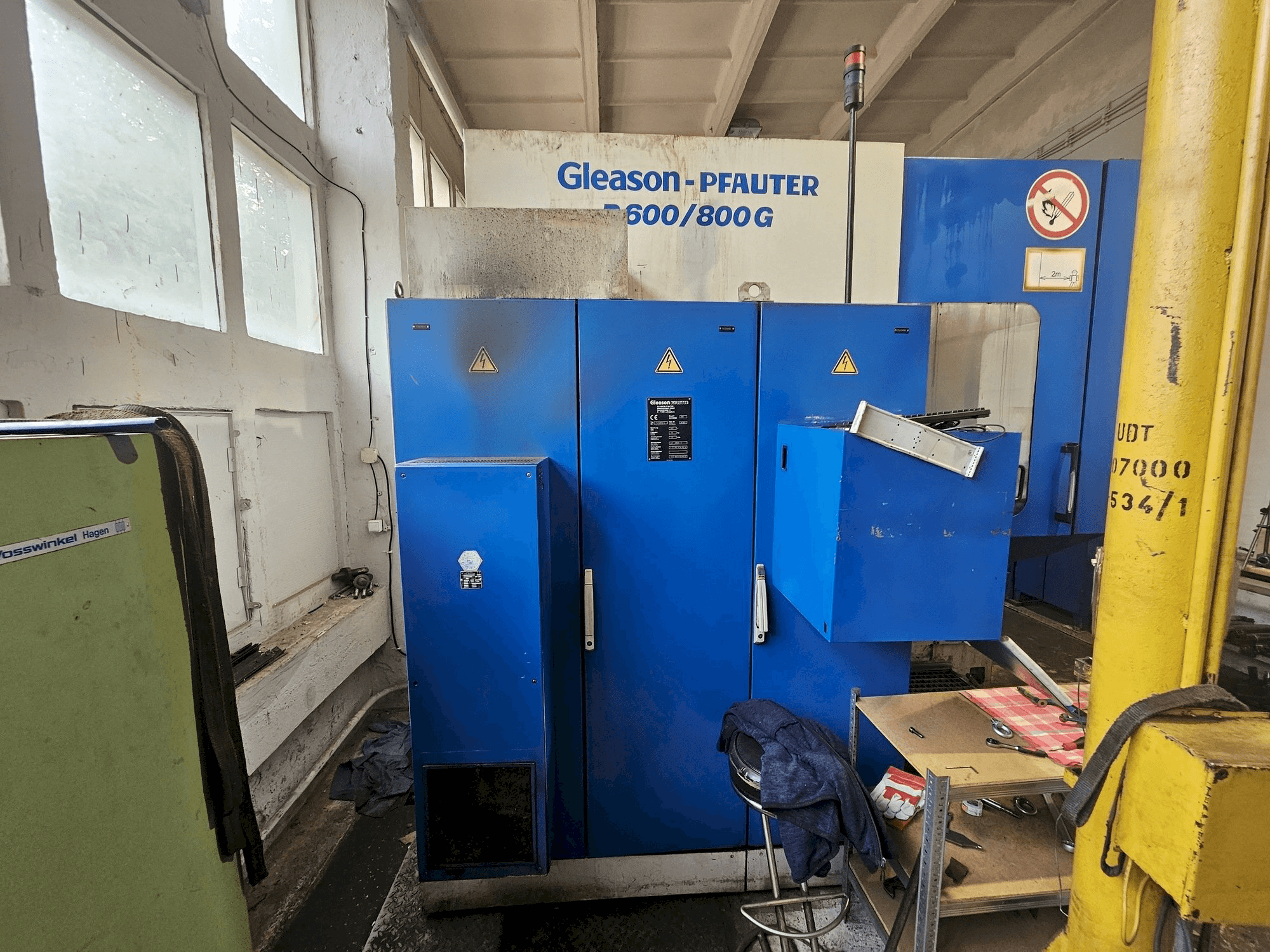 Koneen Gleason PFAUTER P600/800 G etunäkymä