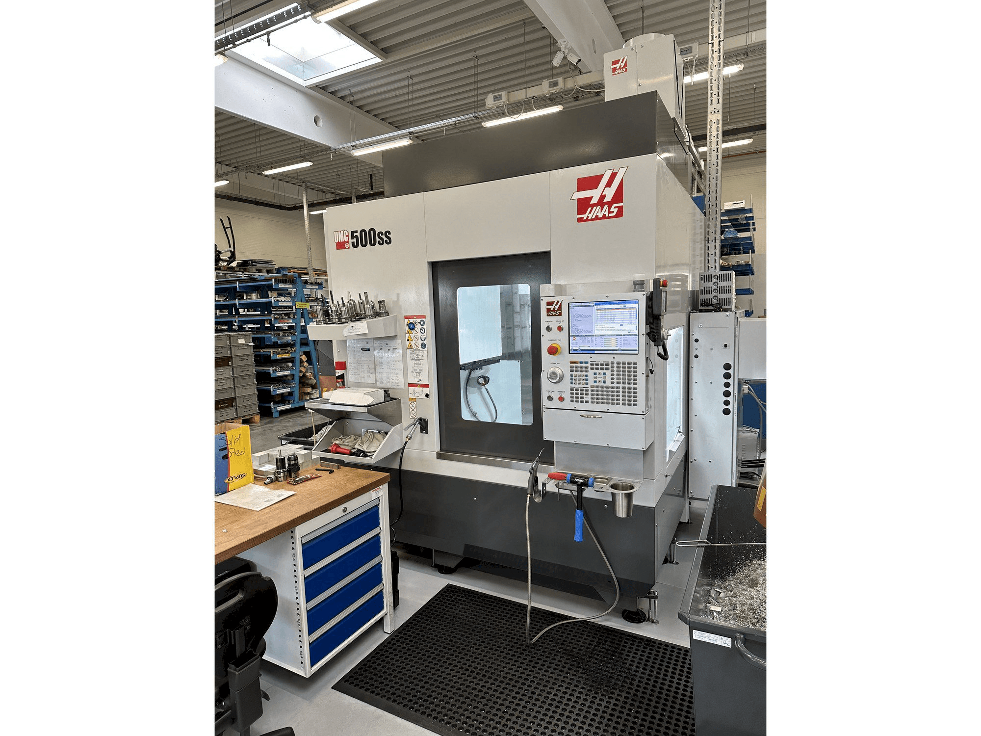 Koneen HAAS UMC-500SS etunäkymä