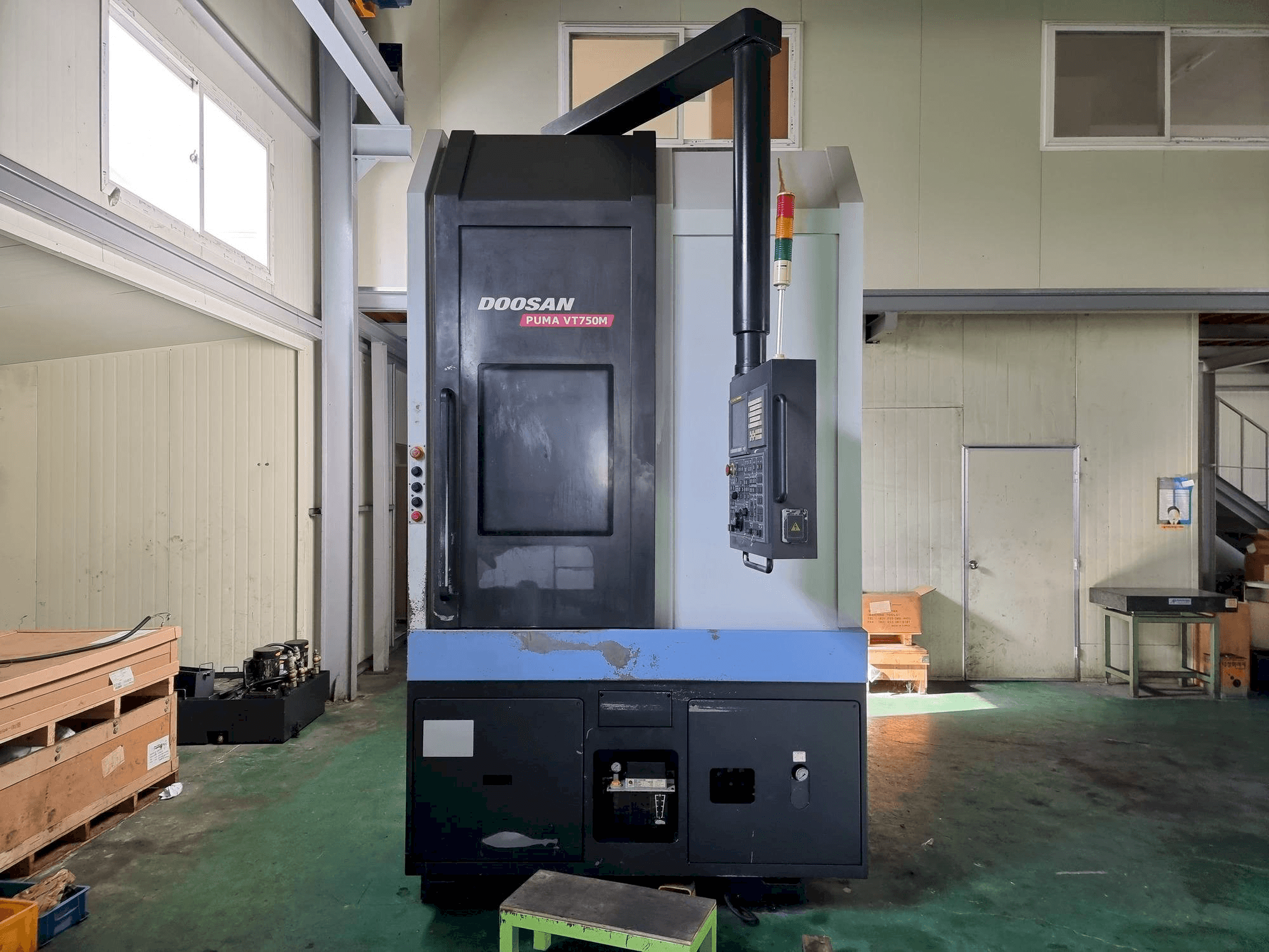 Koneen Doosan Puma VT750M etunäkymä
