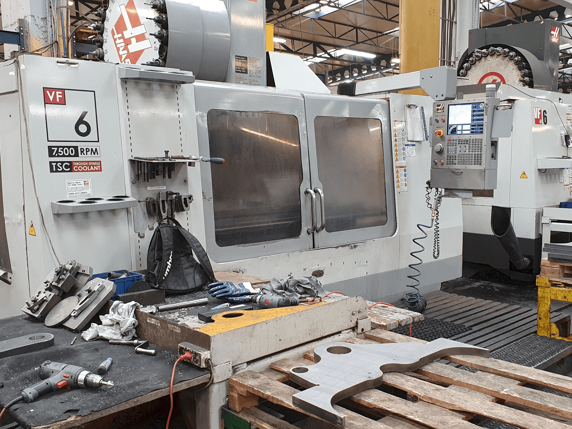 Koneen HAAS VF-6 / 50HE etunäkymä