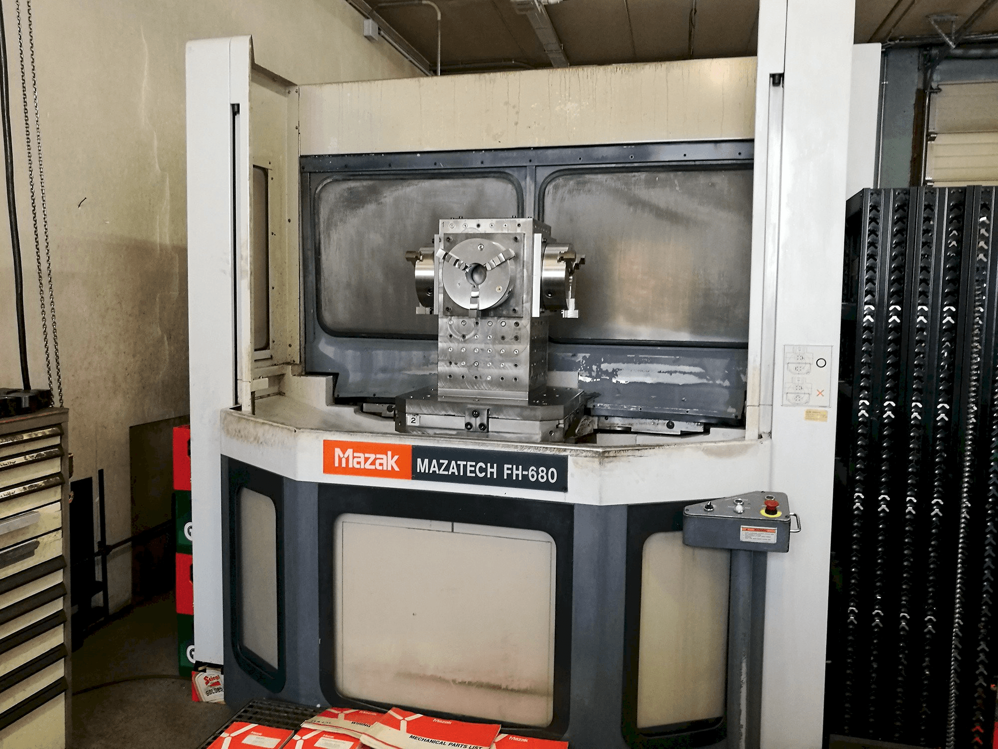 Koneen Mazak Mazatech FH-680 etunäkymä