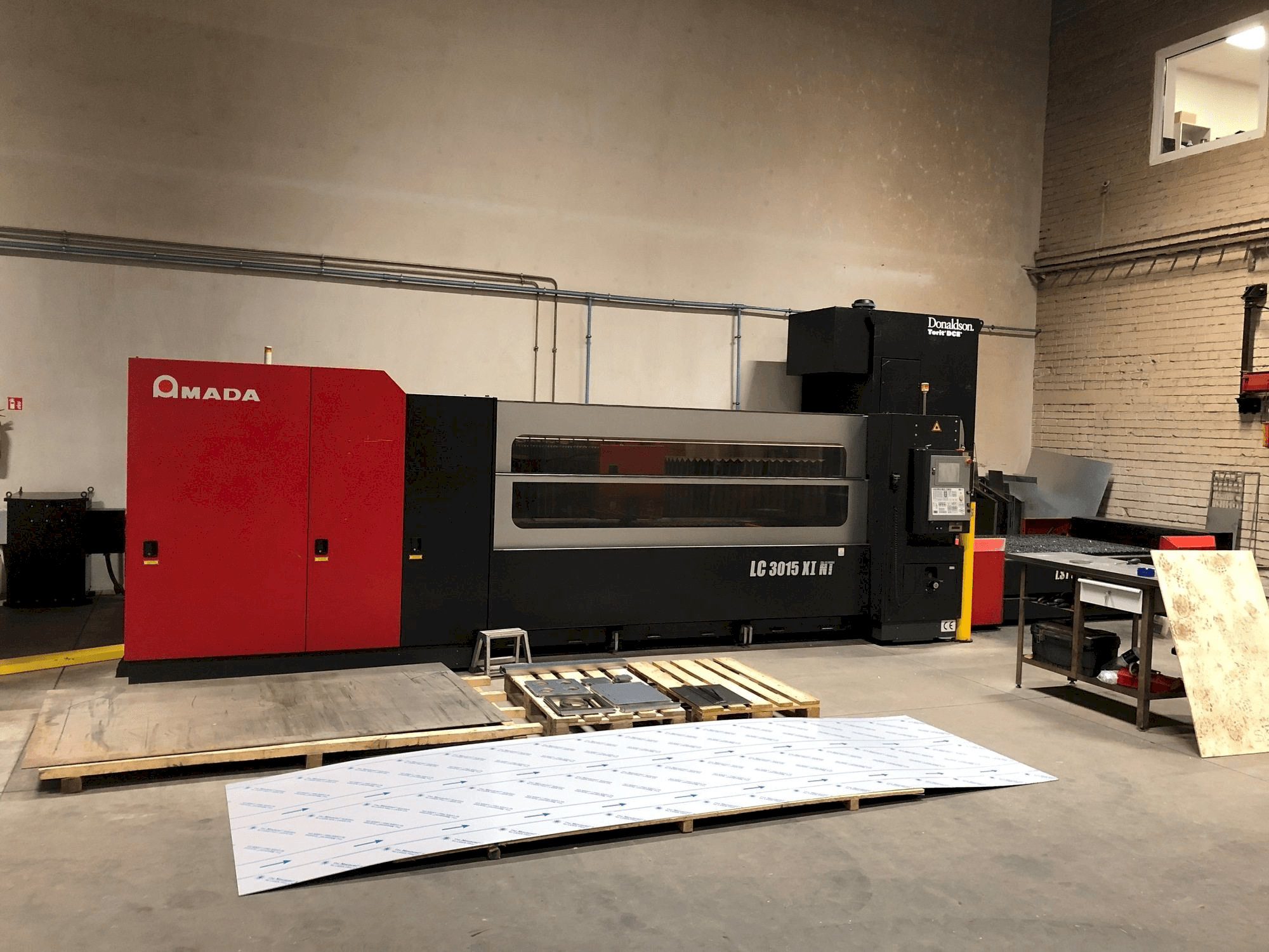 Koneen AMADA LC-3015 X1 NT etunäkymä