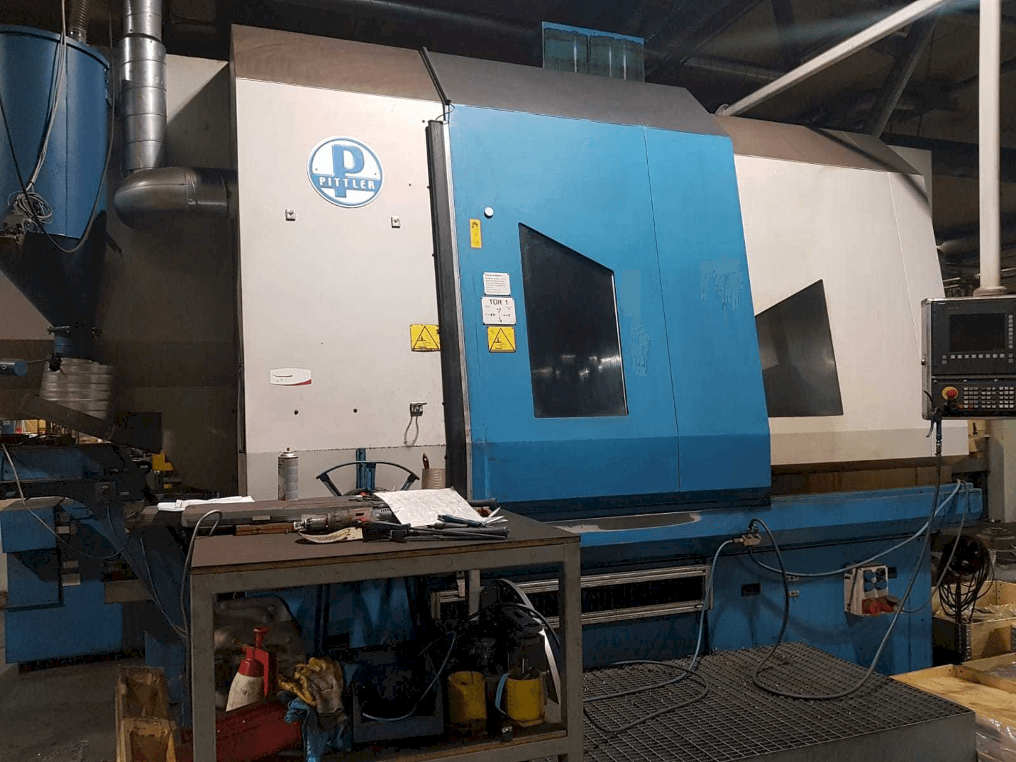 Koneen Pittler PV 1000 etunäkymä