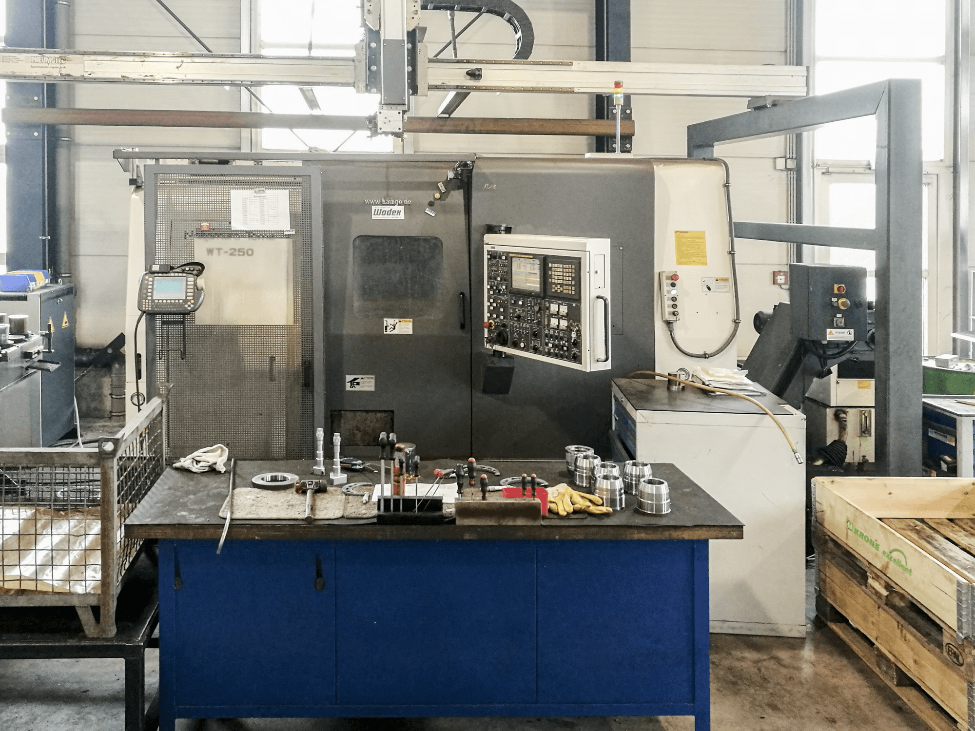 Koneen NAKAMURA etunäkymäWT-250