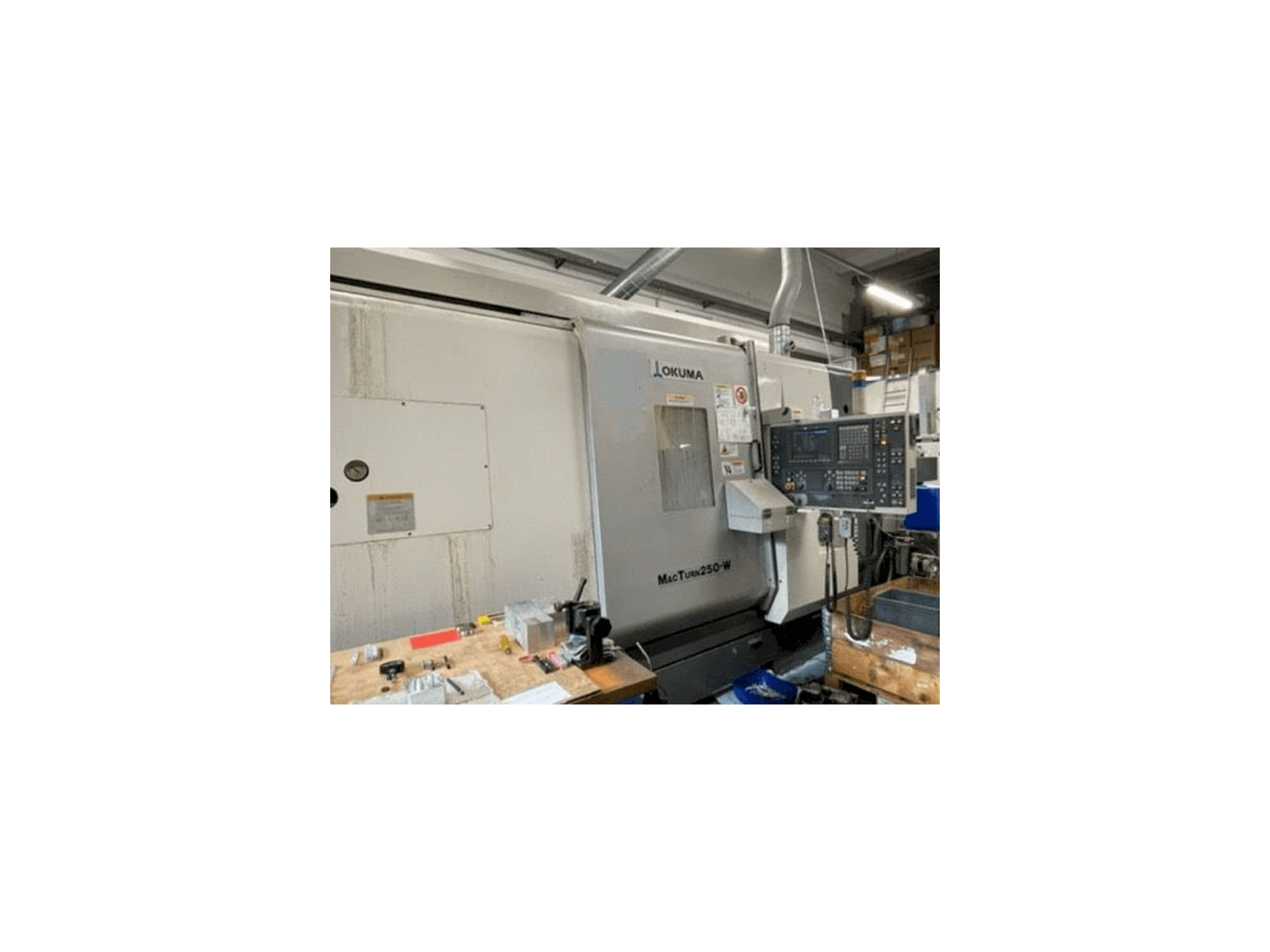Koneen Okuma MACTURN 250W etunäkymä