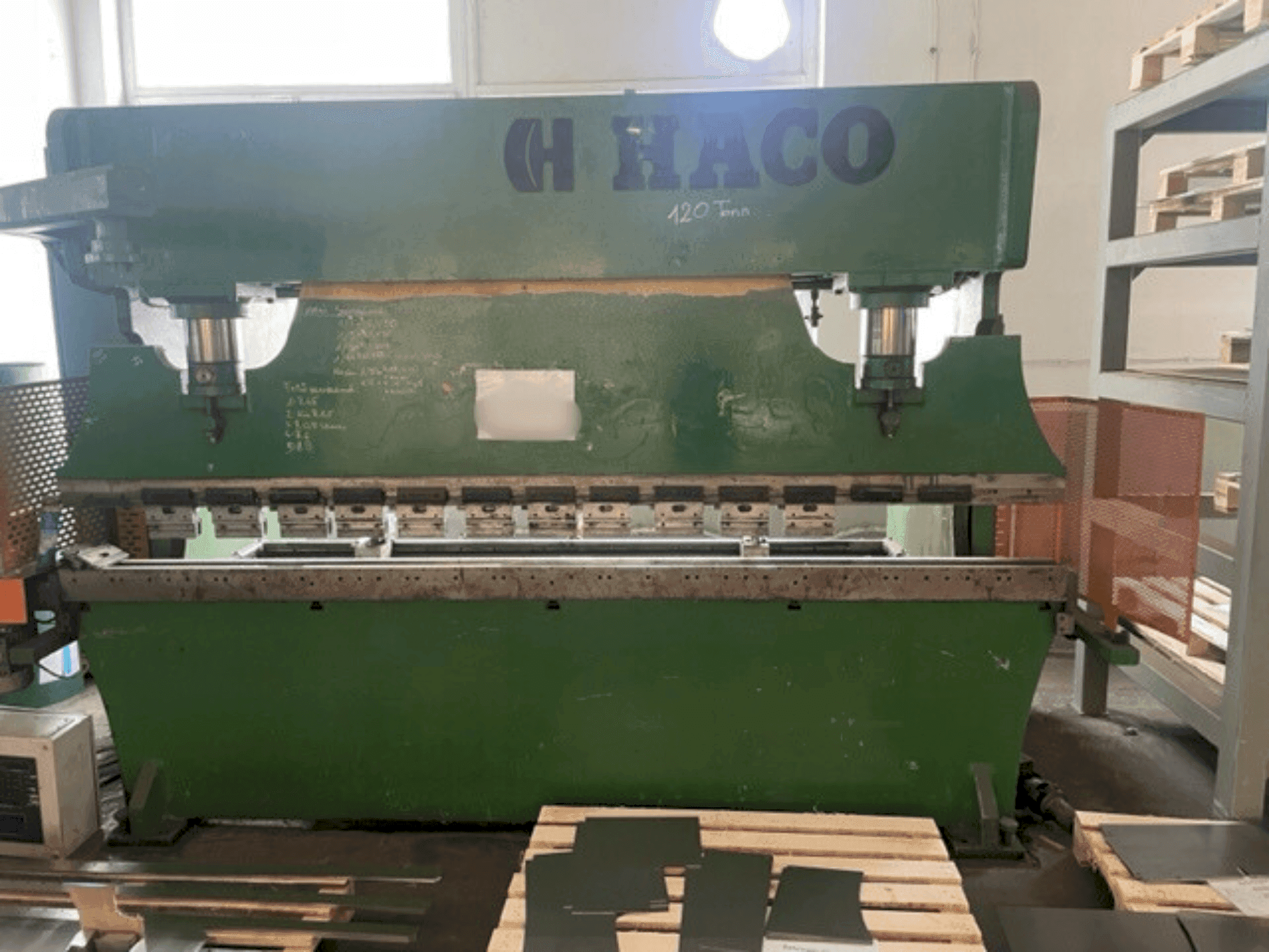 Koneen HACO PPE S30135 etunäkymä