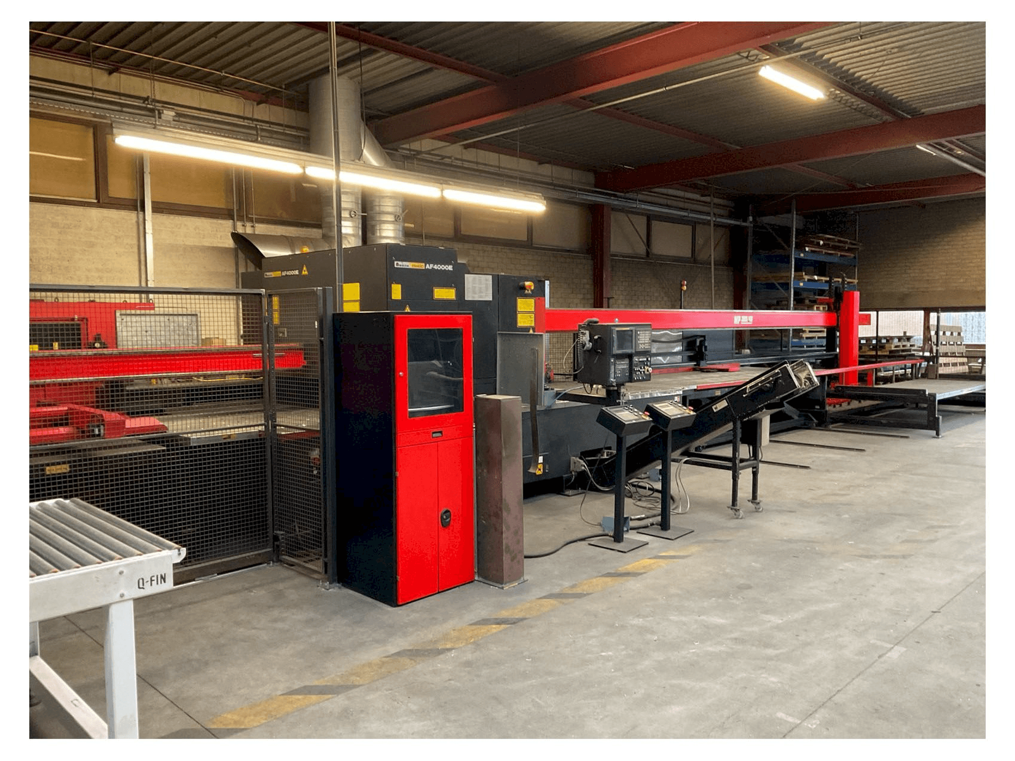 Koneen AMADA LC-2415 alpha III etunäkymä