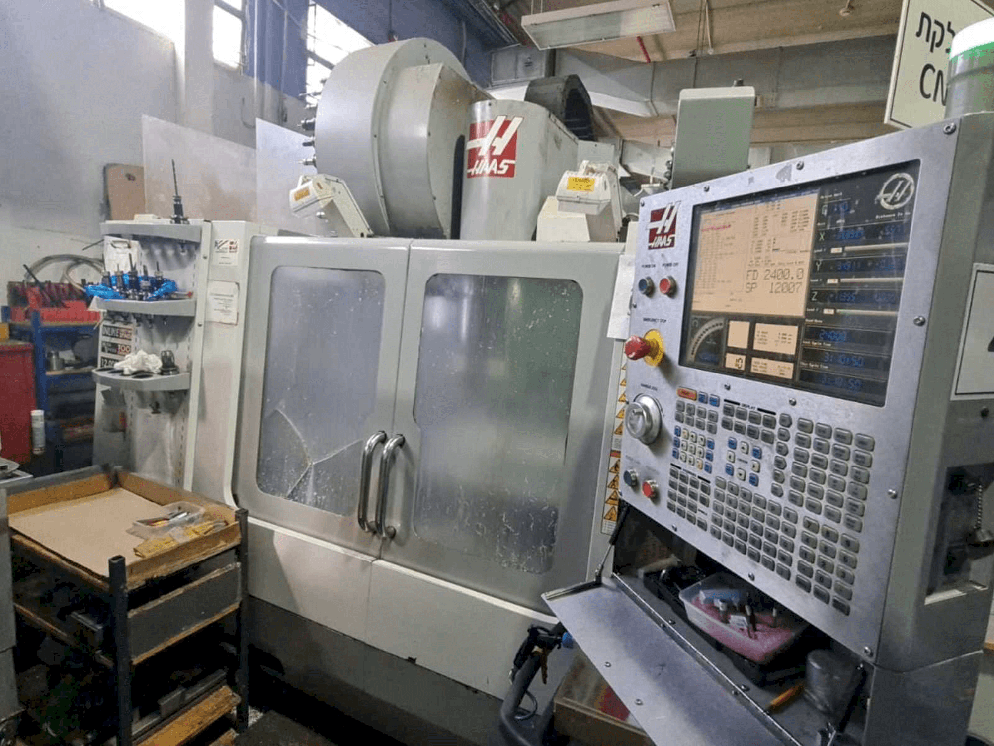 Koneen HAAS VF-3SS etunäkymä
