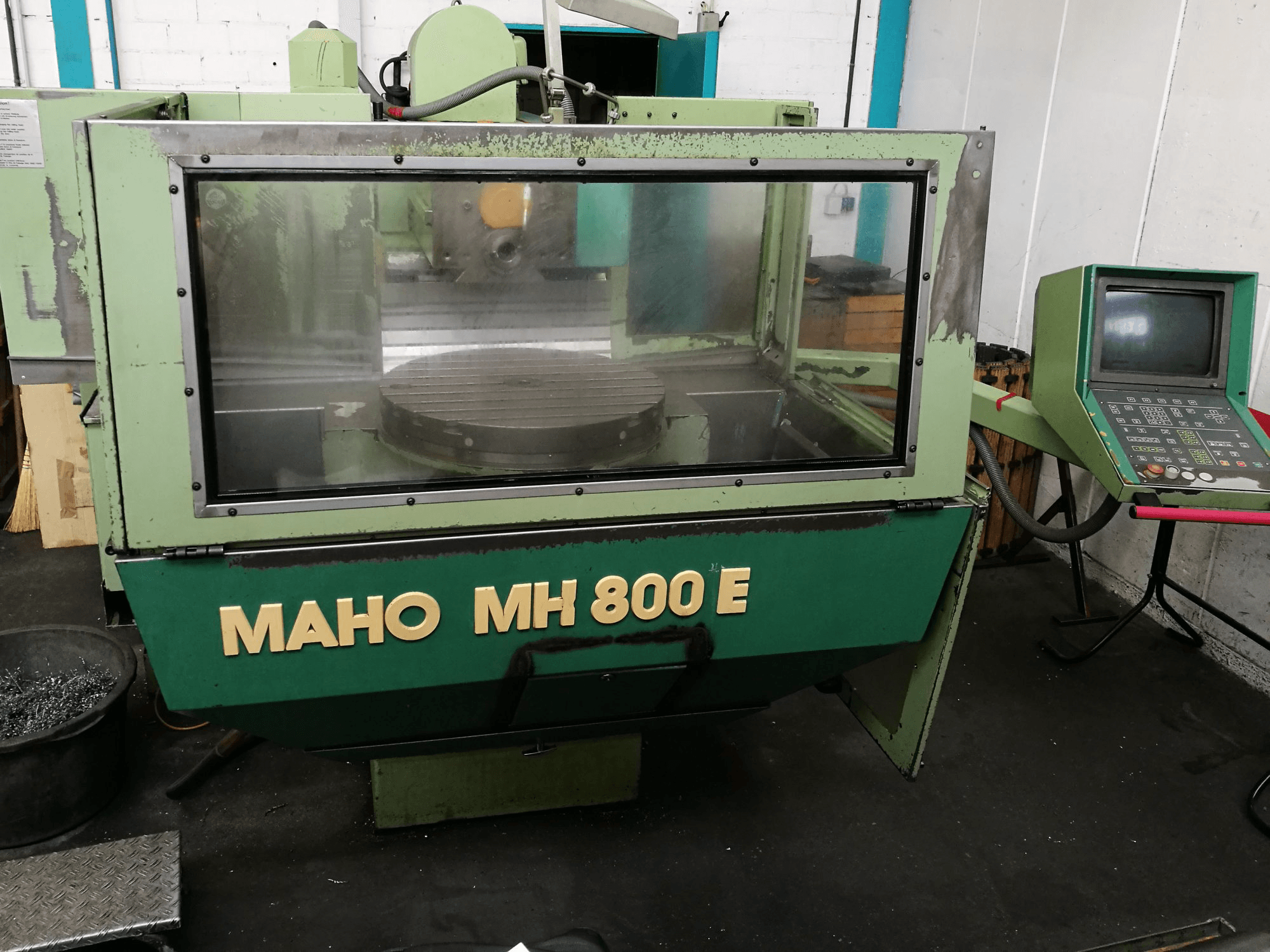 Koneen Maho etunäkymä MH 800 E