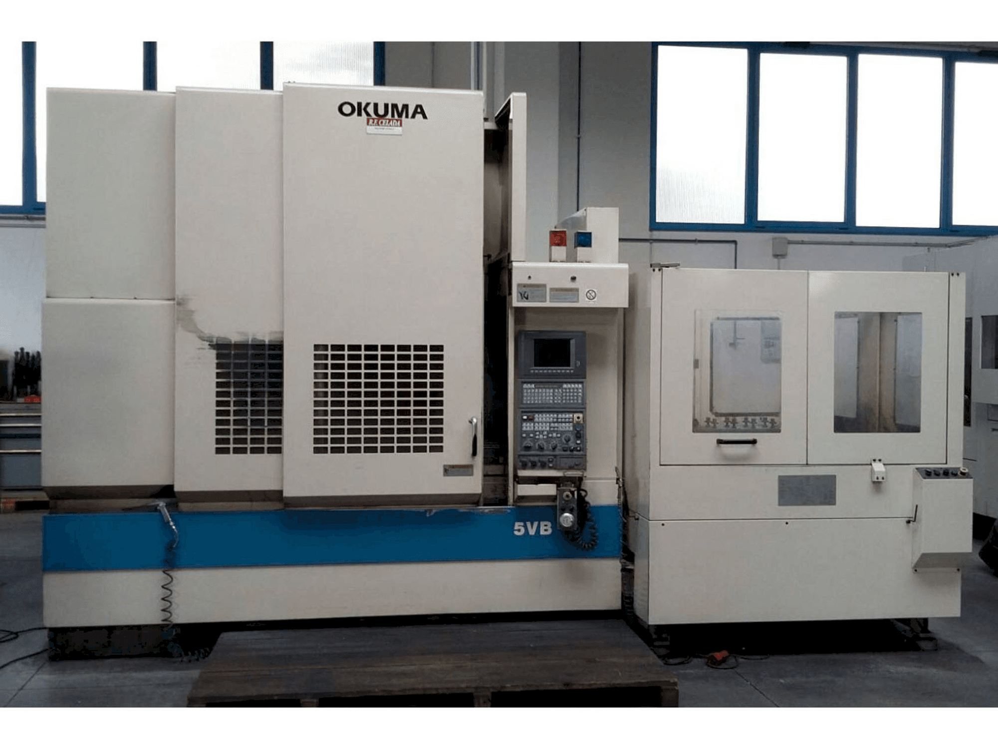 Koneen Okuma MX55 VB etunäkymä
