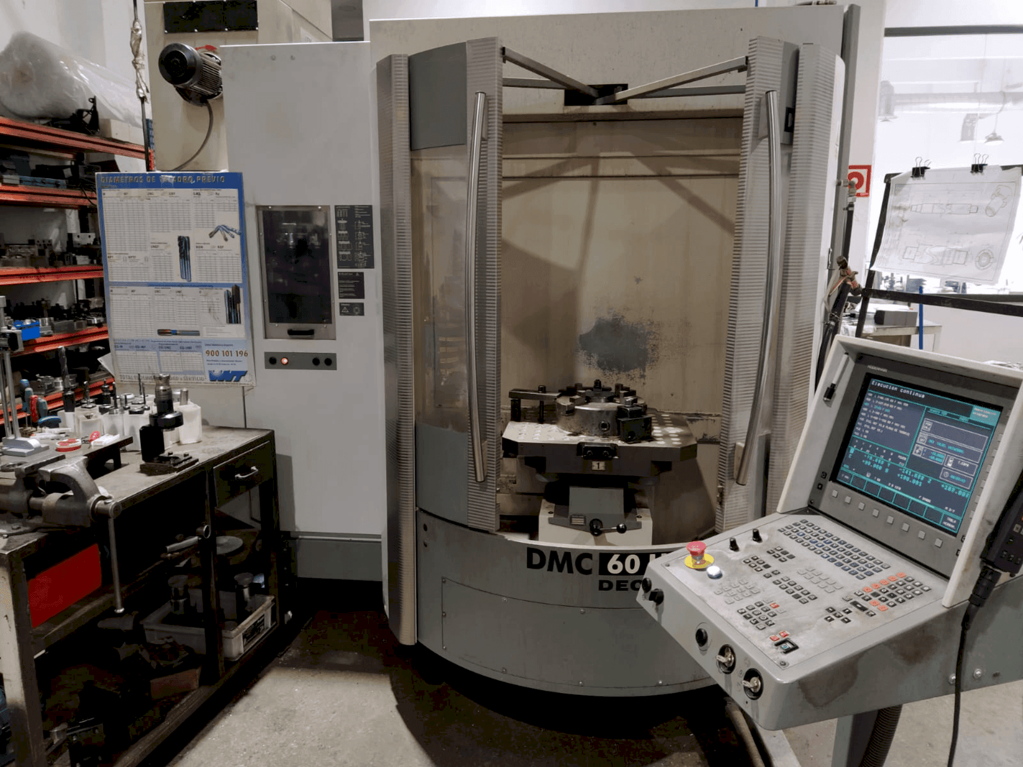 Koneen DECKEL DMC 60 U hi-dyn etunäkymä