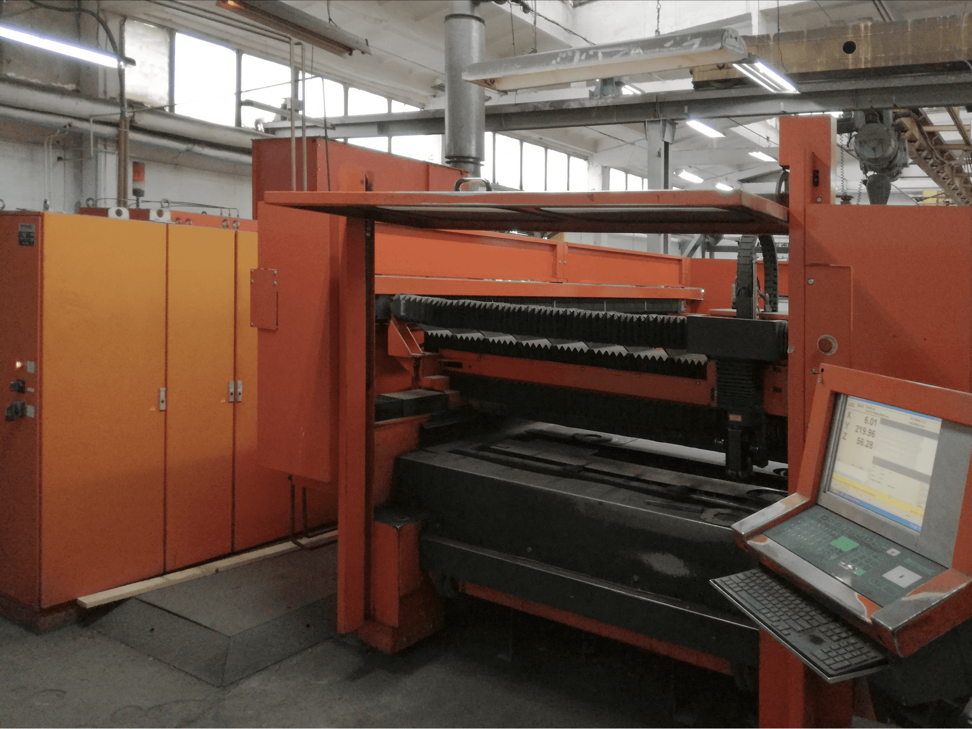 Koneen Bystronic oikea näkymäBySprint 3015