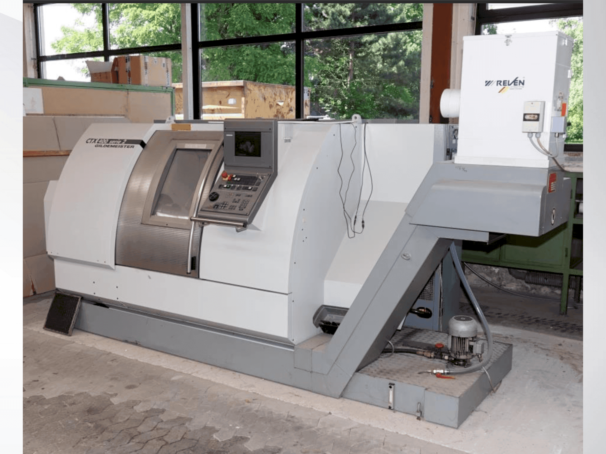 Koneen Gildemeister CTX-400 S2 etunäkymä