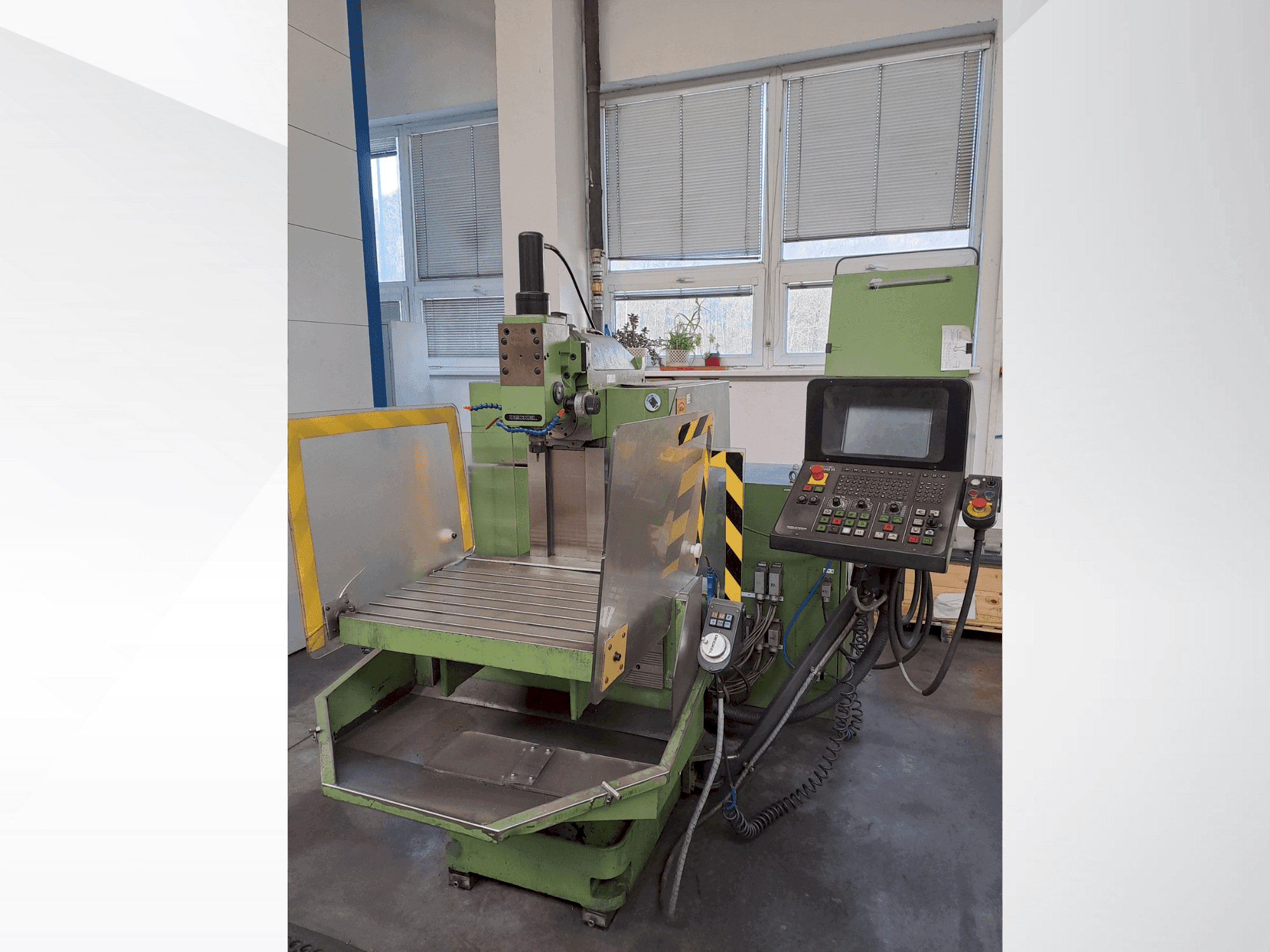 Koneen DECKEL FP 3A (1999) etunäkymä