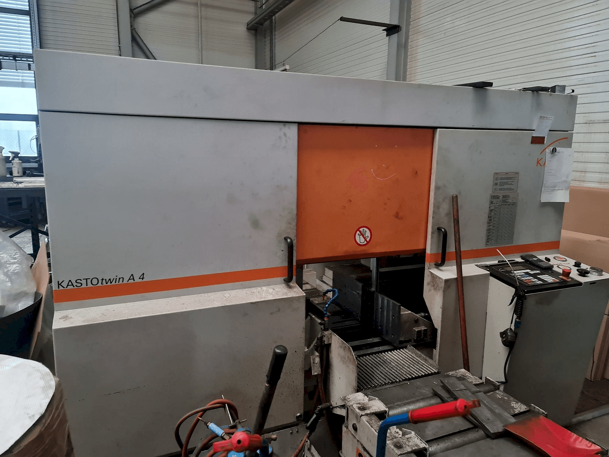Koneen KASTO twin A4 etunäkymä