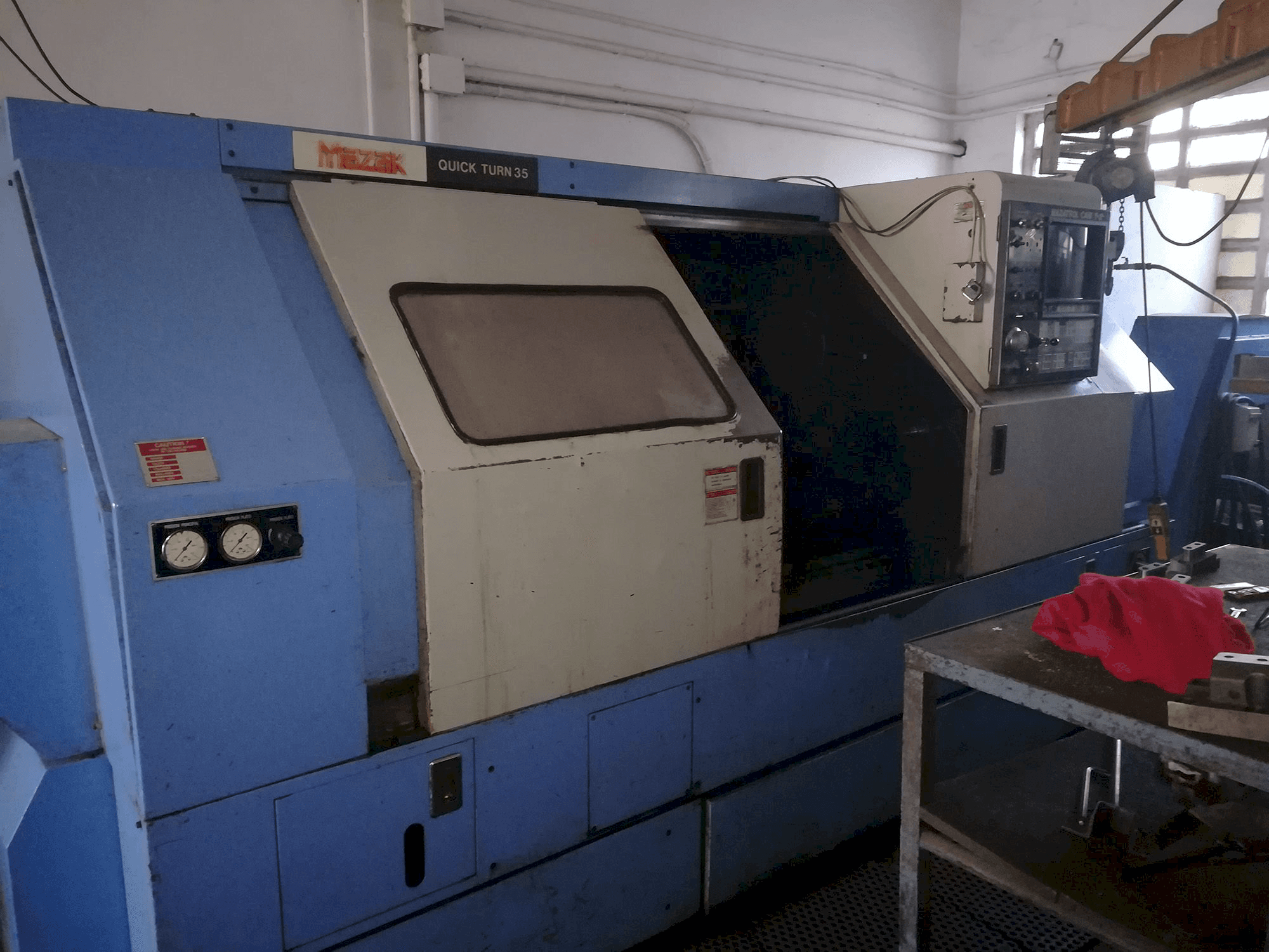Koneen Mazak Quick Turn 35 etunäkymä
