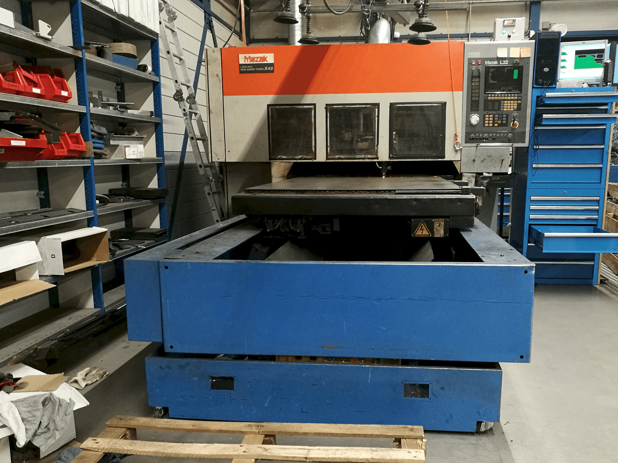 Koneen Mazak etunäkymä Super Turbo X48