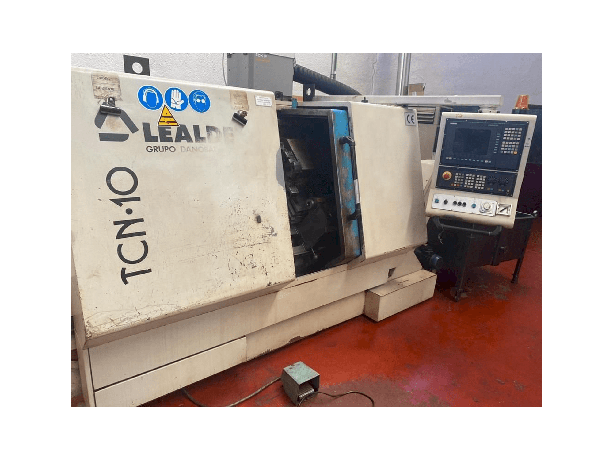 Koneen Lealde TCN-10 etunäkymä