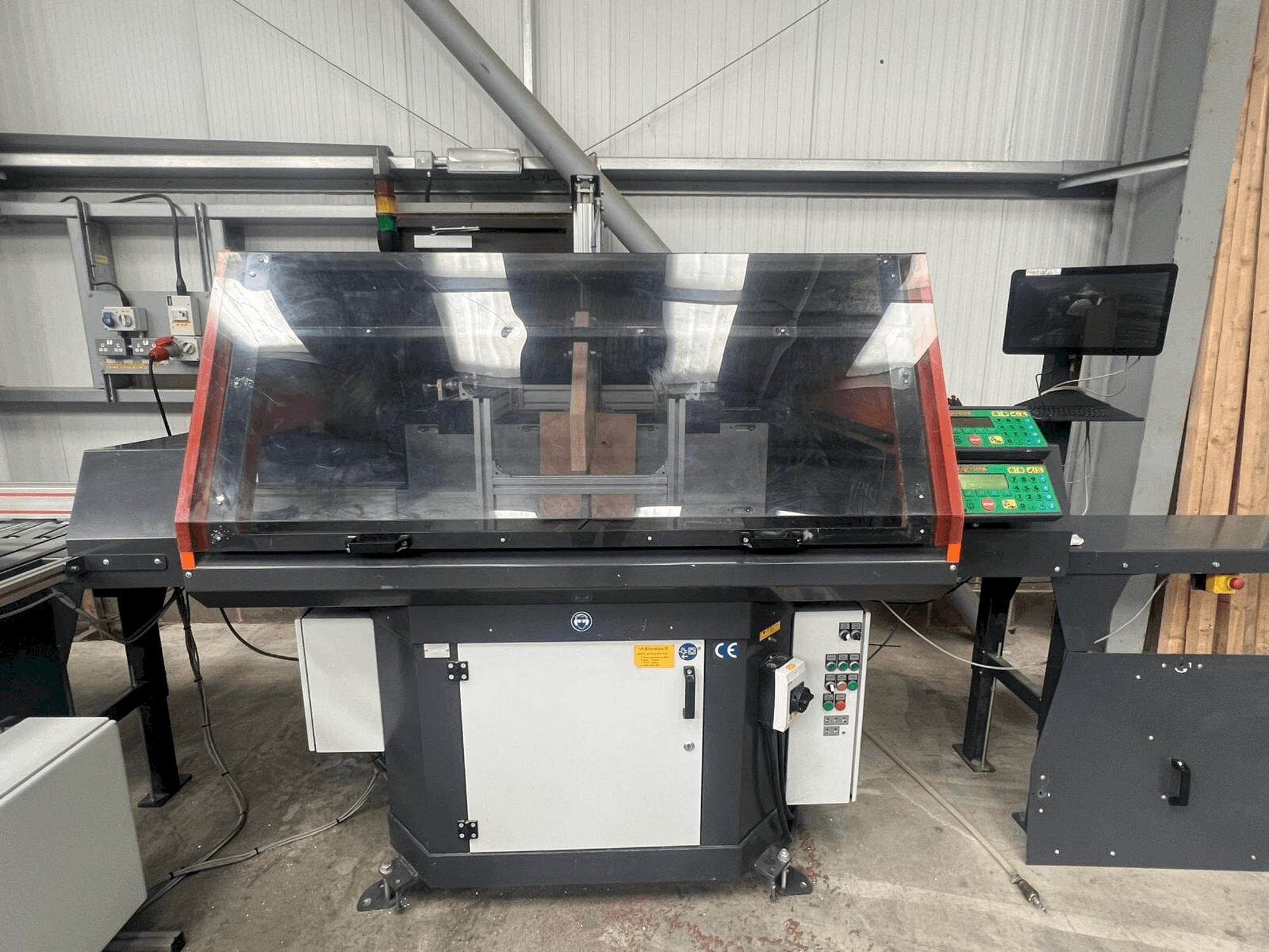 Koneen TIGER UKA 600 Cross cut installation etunäkymä