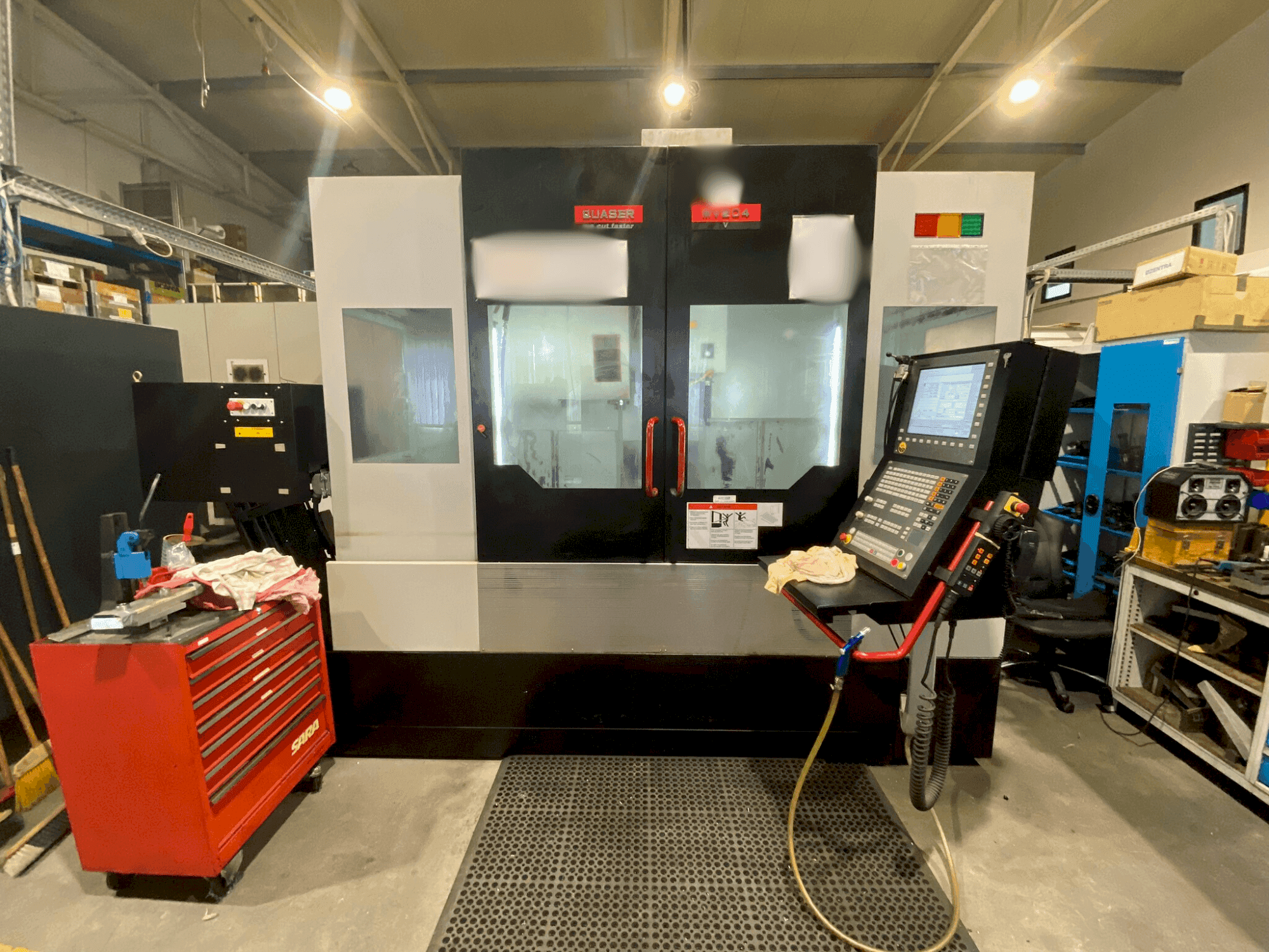 Koneen Quaser MV204 etunäkymä