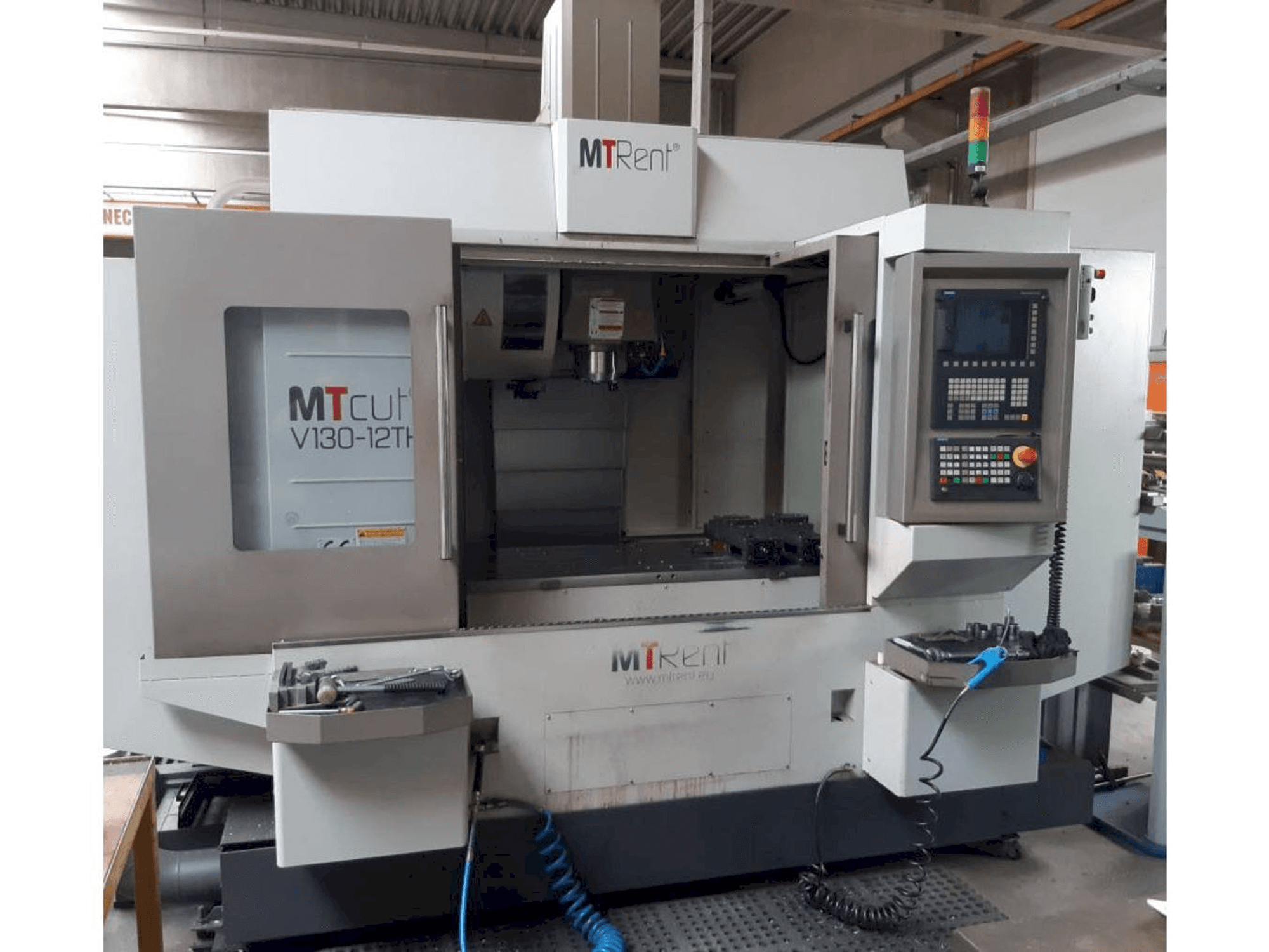 Koneen MTcut V130-12TH etunäkymä