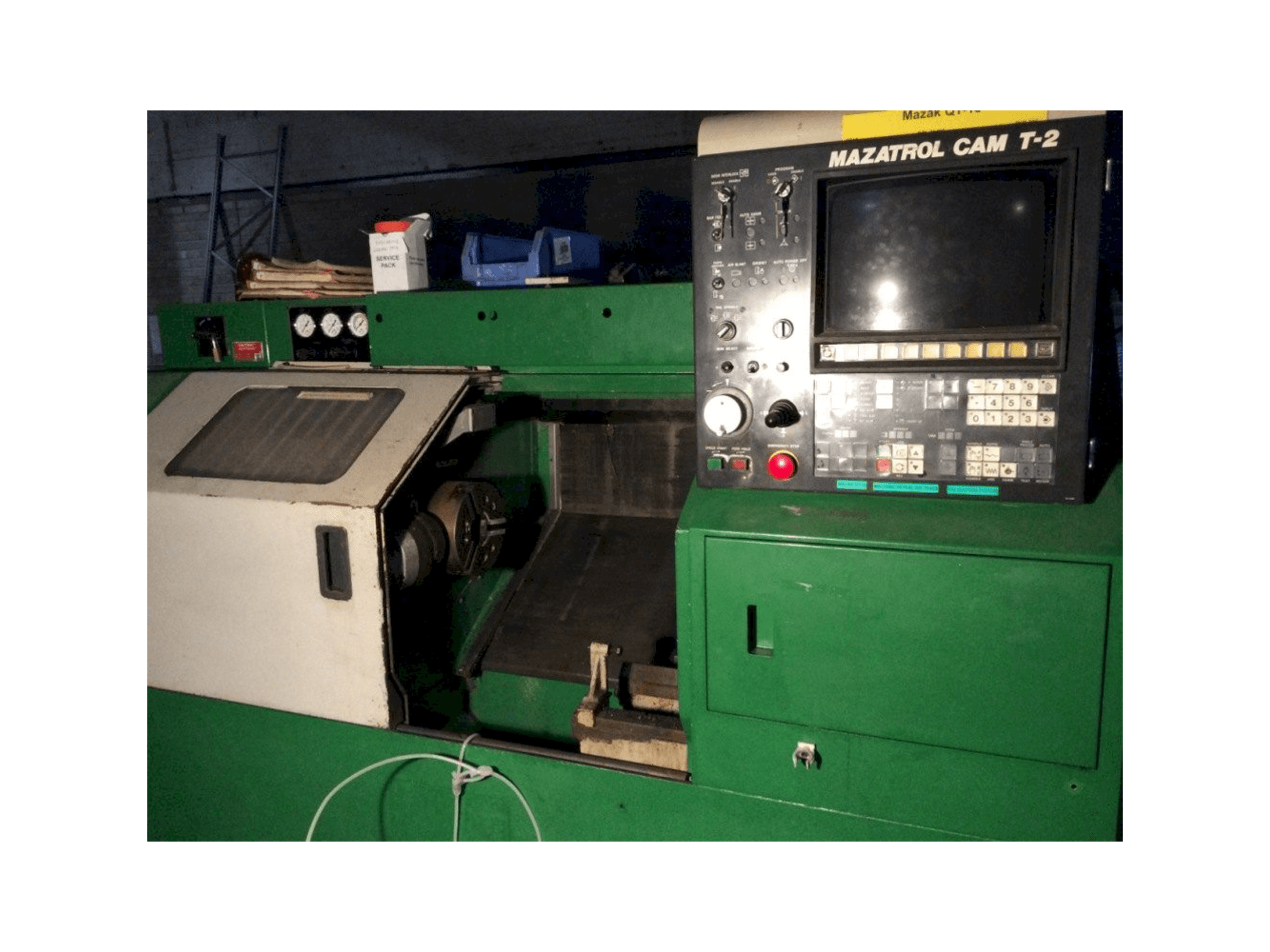 Koneen Mazak Super QuickTurn 15MS etunäkymä