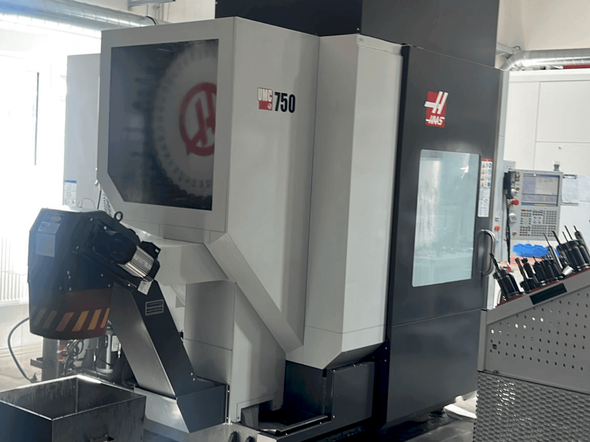Koneen HAAS UMC-750 etunäkymä