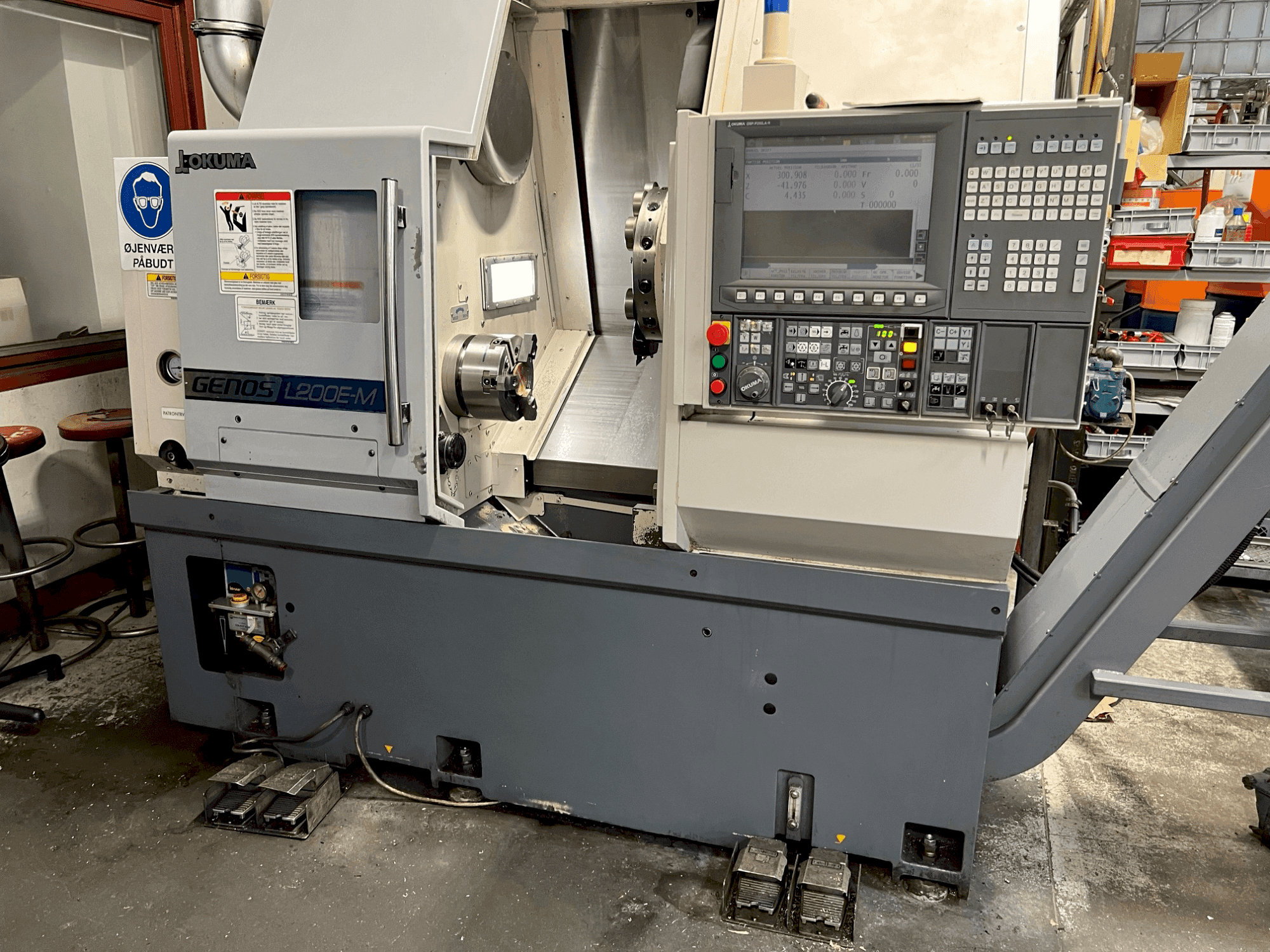 Koneen Okuma GENOS L200E MY etunäkymä