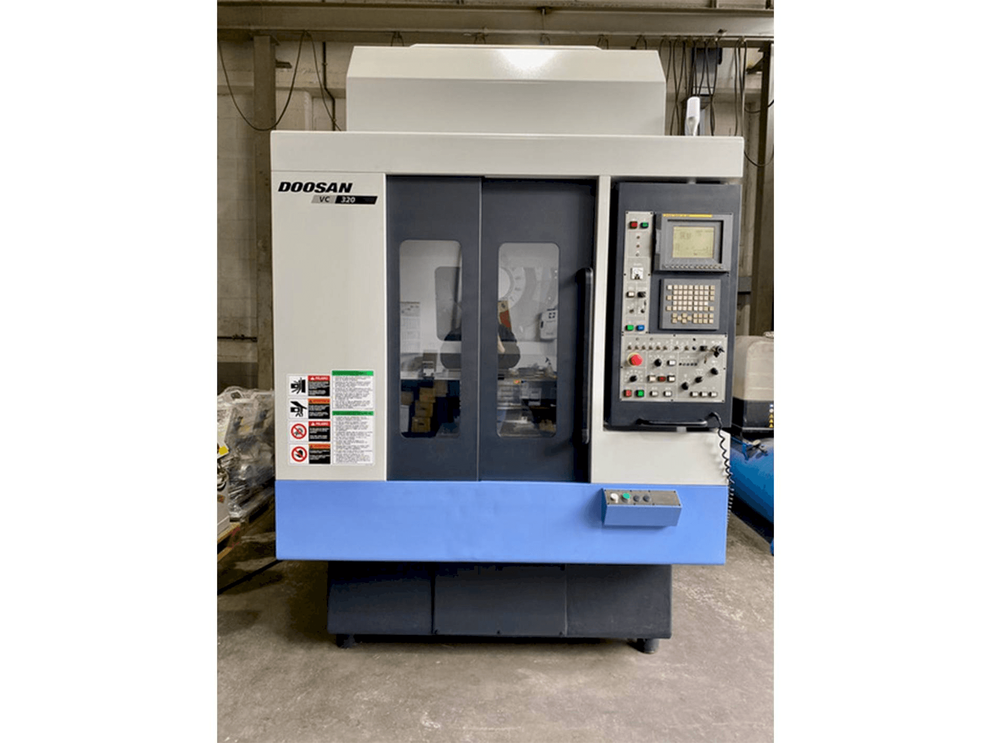 Koneen Doosan VC 320 etunäkymä