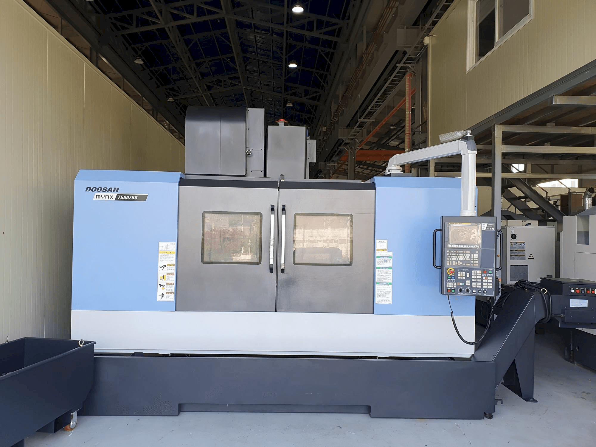 Koneen Doosan MYNX7500/50 etunäkymä