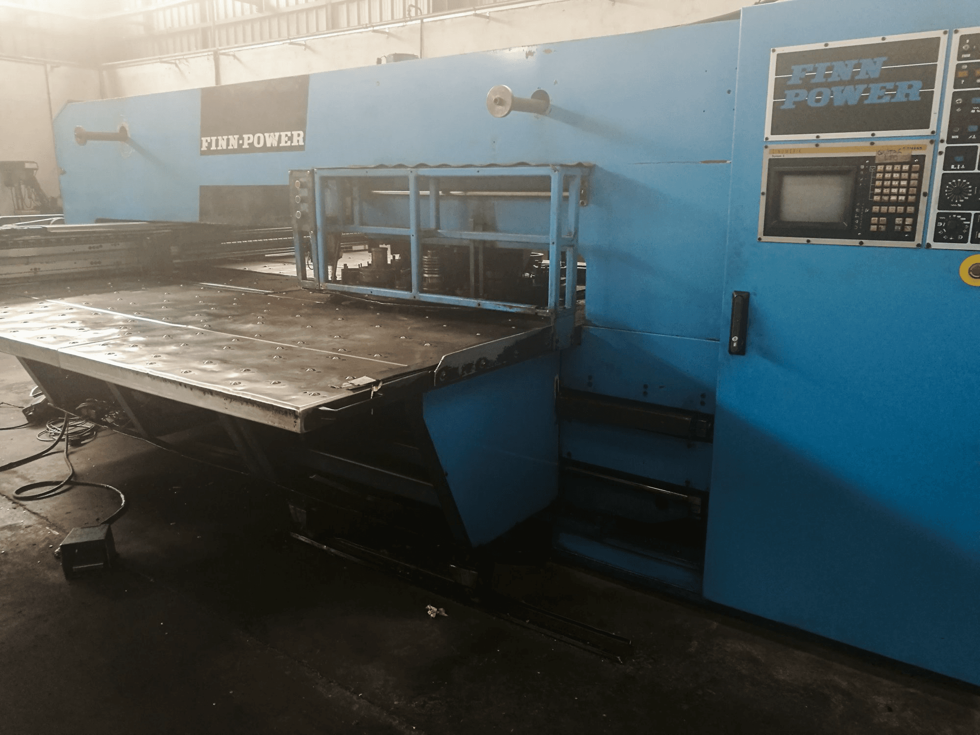 Koneen Finn-Power oikea näkymäTP 2520 IF2