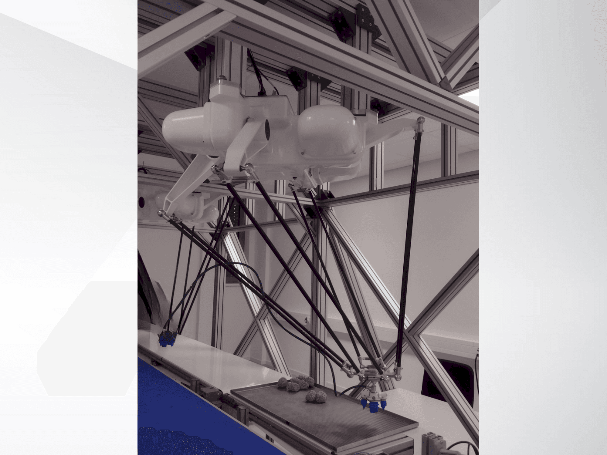 Koneen OMRON Quattro 800HS with Platform P30 etunäkymä