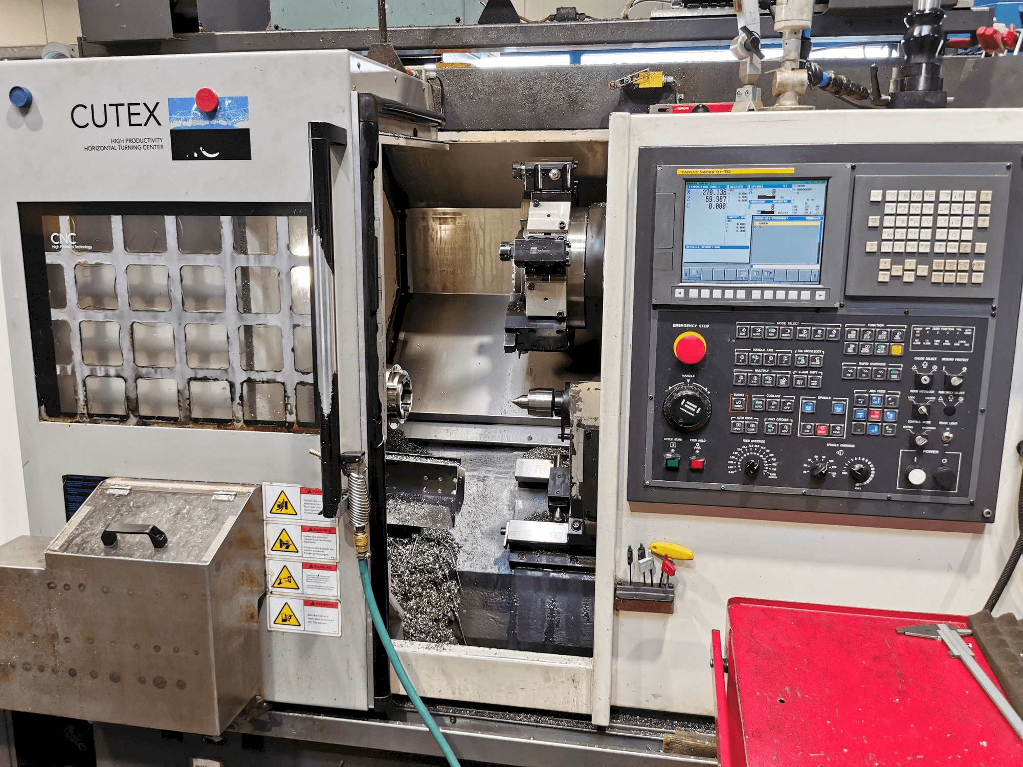 Koneen HWACHEON CUTEX 160B MC etunäkymä