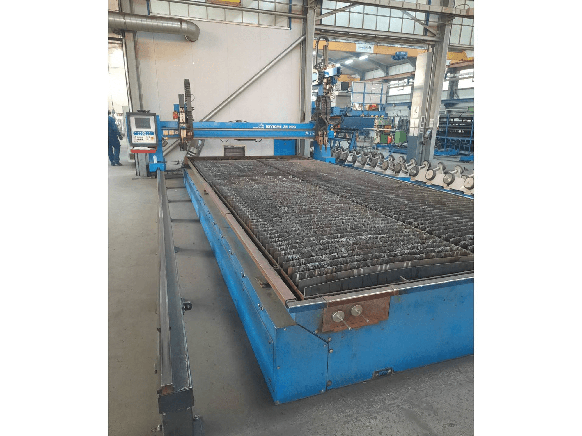 Koneen Oerlikon Oxytome 35 HPC etunäkymä