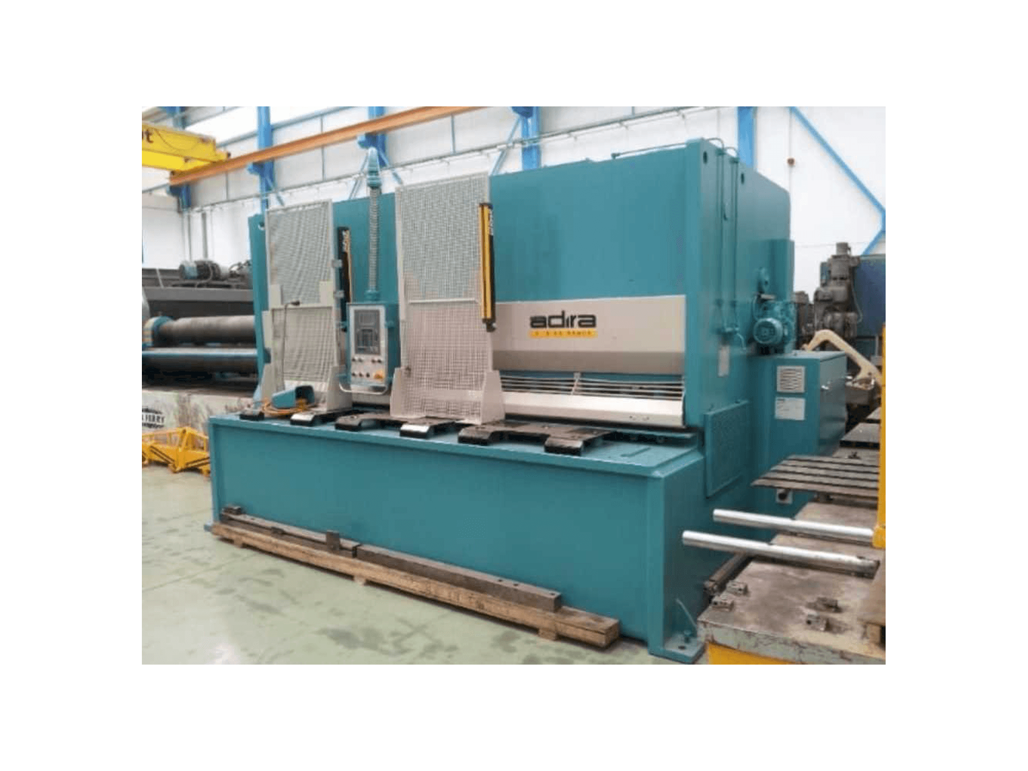 Koneen ADIRA GVX 2030 etunäkymä