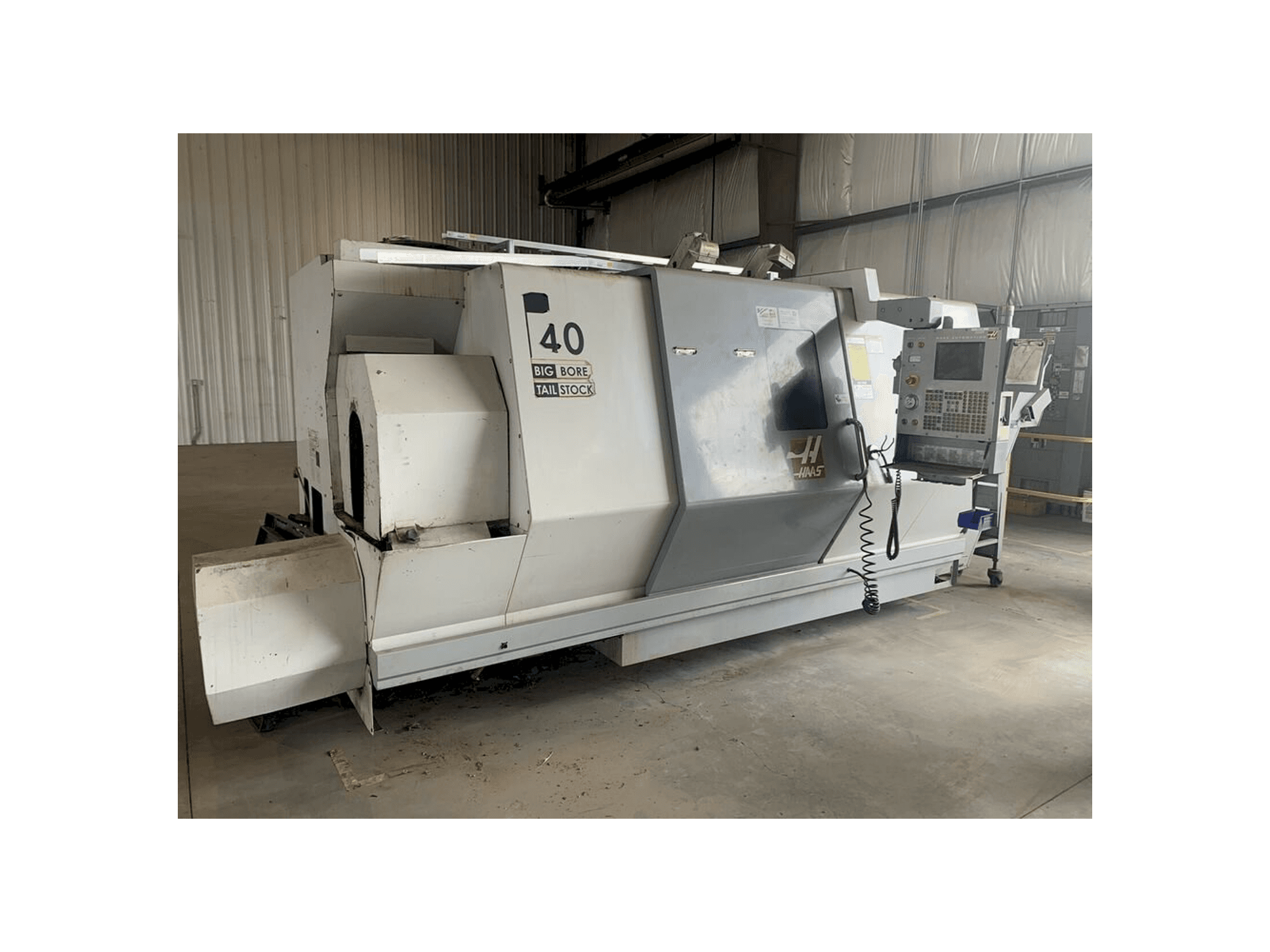 Koneen HAAS SL-40TB etunäkymä