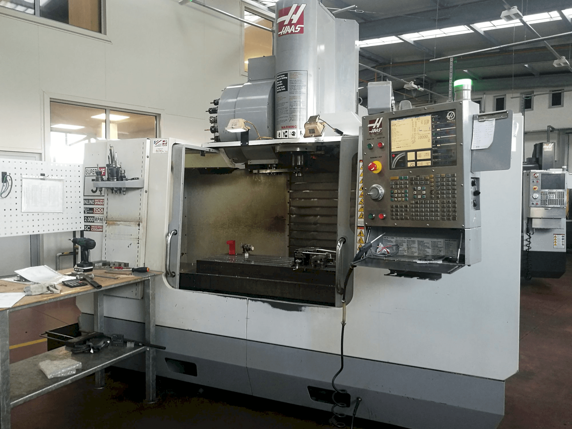 Koneen HAAS etunäkymä VF-3SSHE