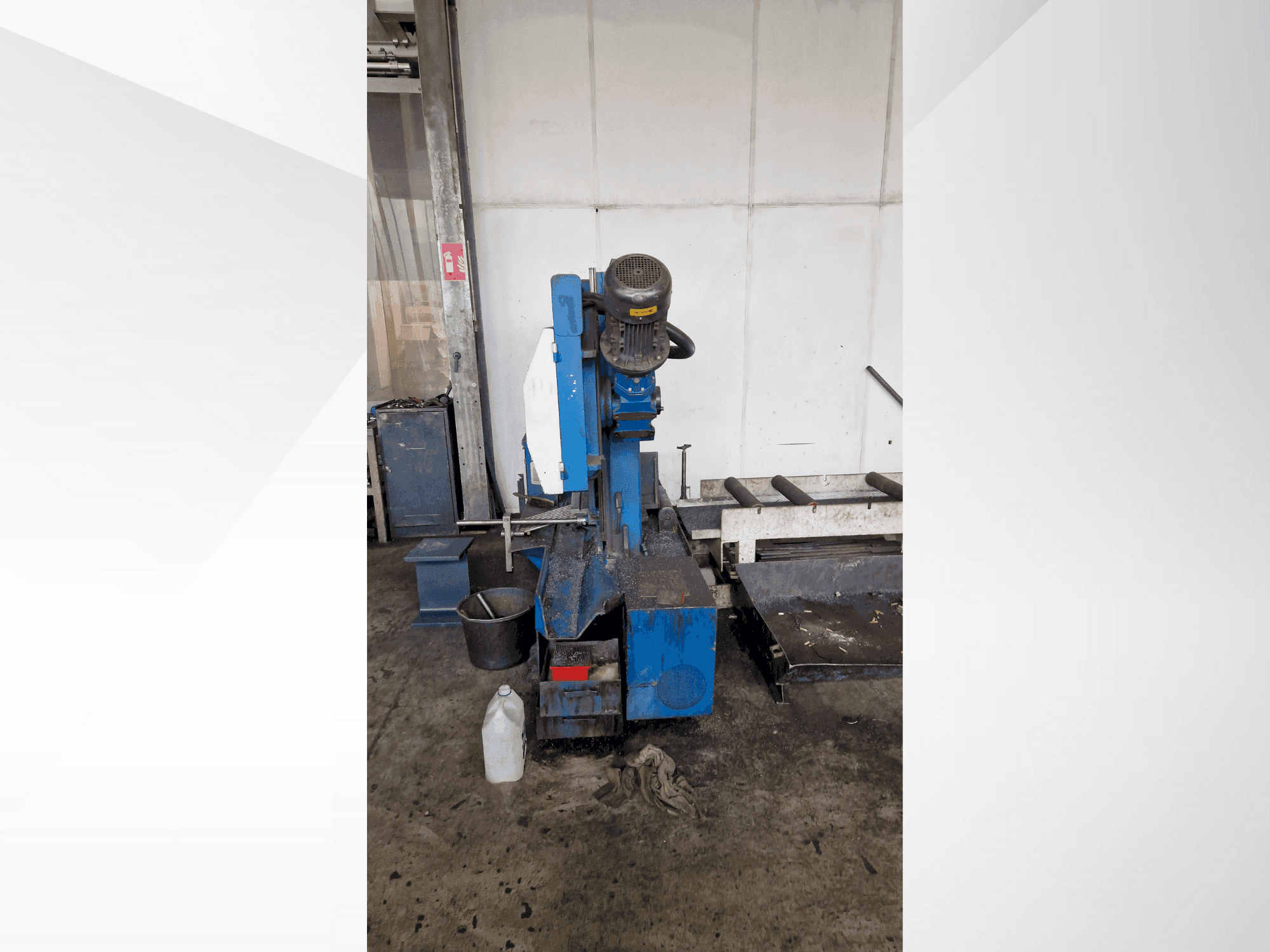 Koneen KNUTH HB 460 L etunäkymä