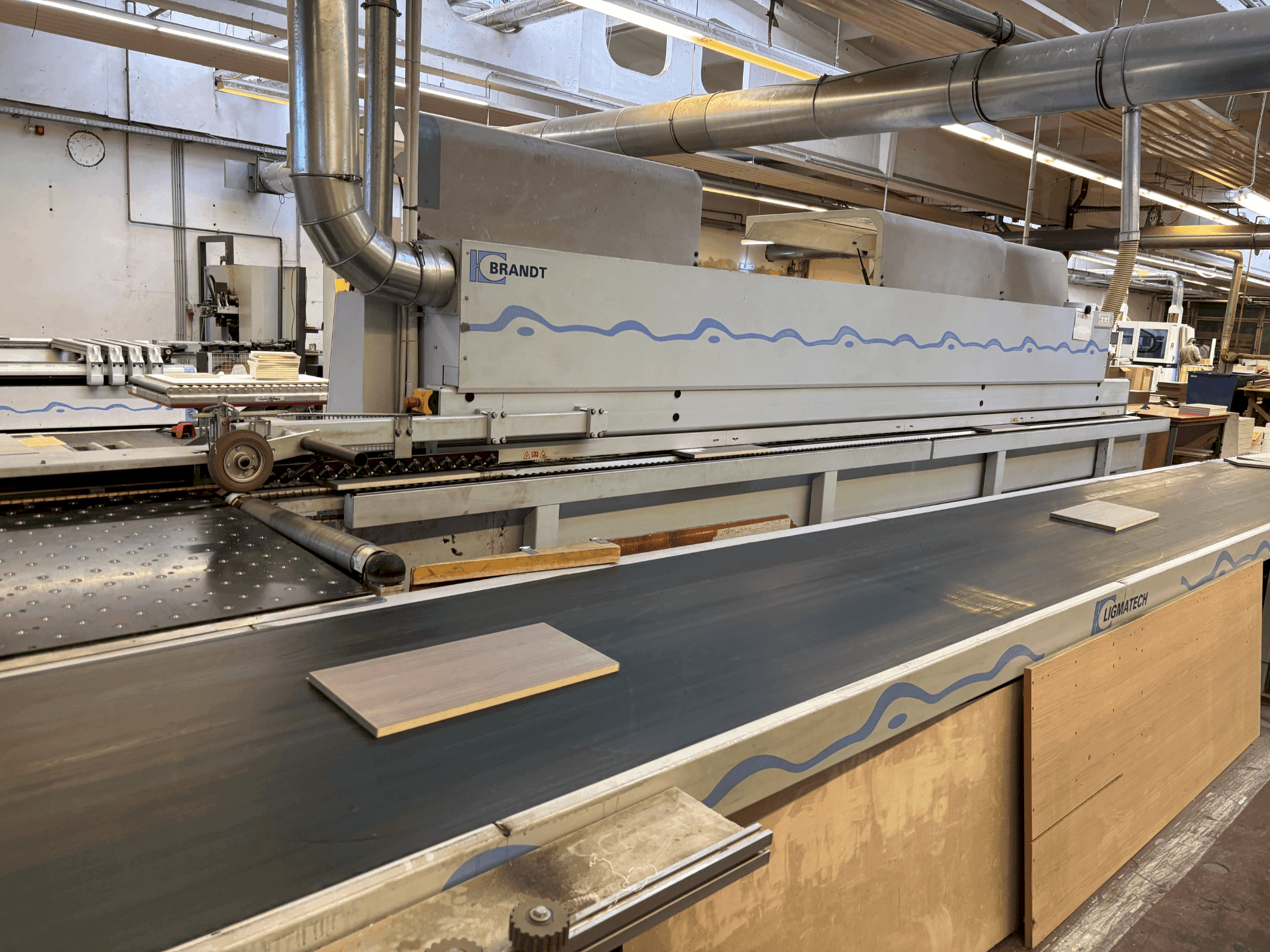 Koneen BRANDT KDF 680 etunäkymä