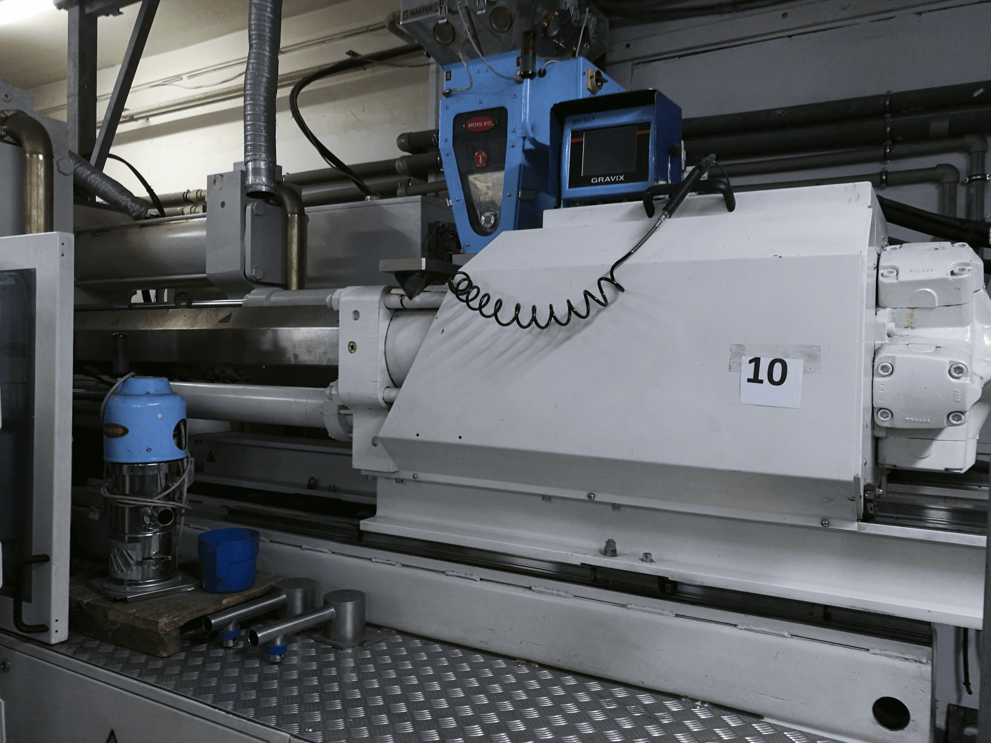 Koneen Battenfeld oikean sivun näkymä HM 400/3400