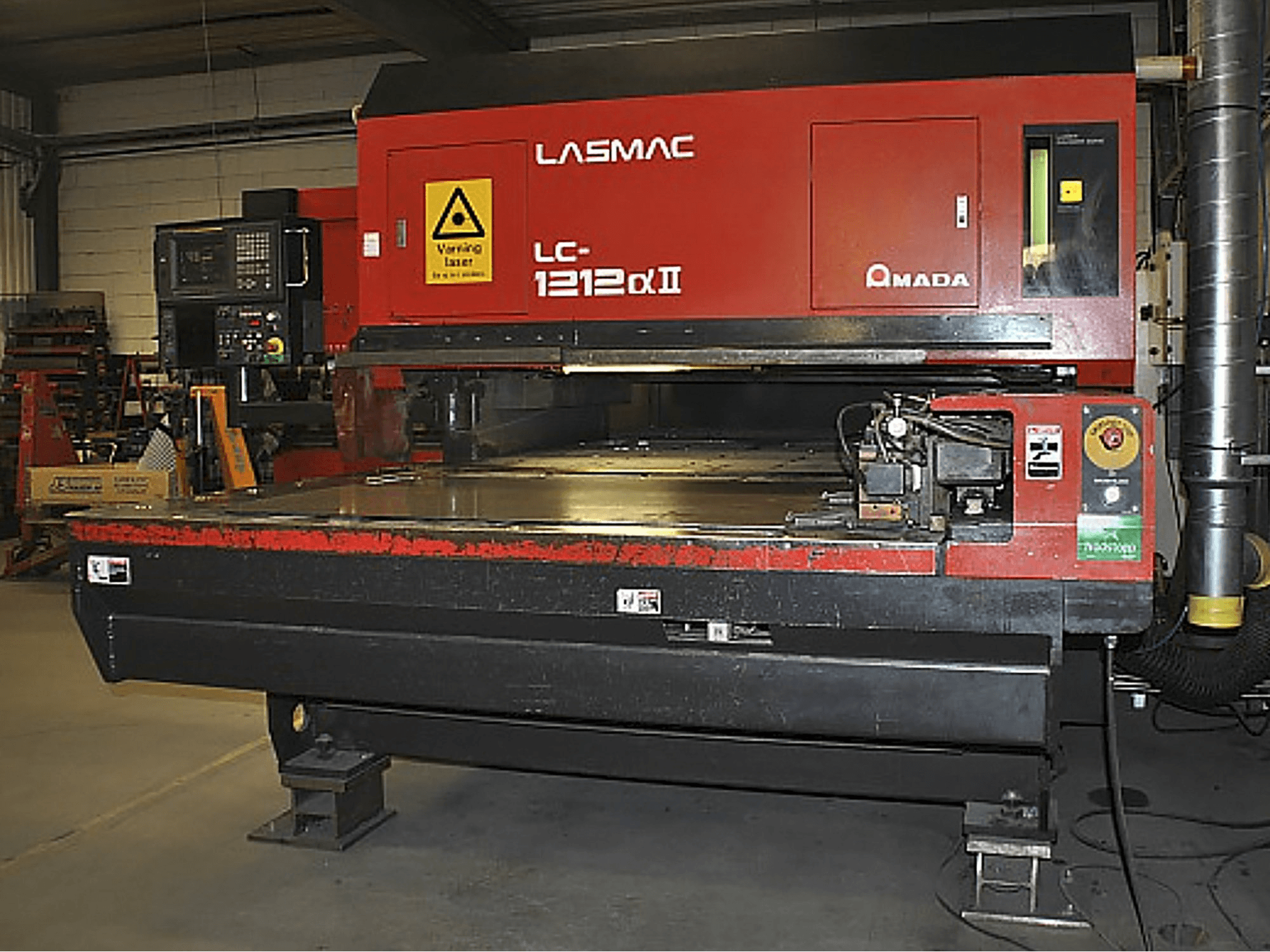 Koneen AMADA etunäkymä LC-1212 Alpha II