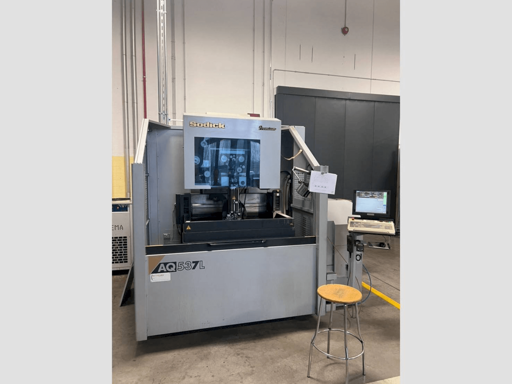 Koneen Sodick AQ537L etunäkymä